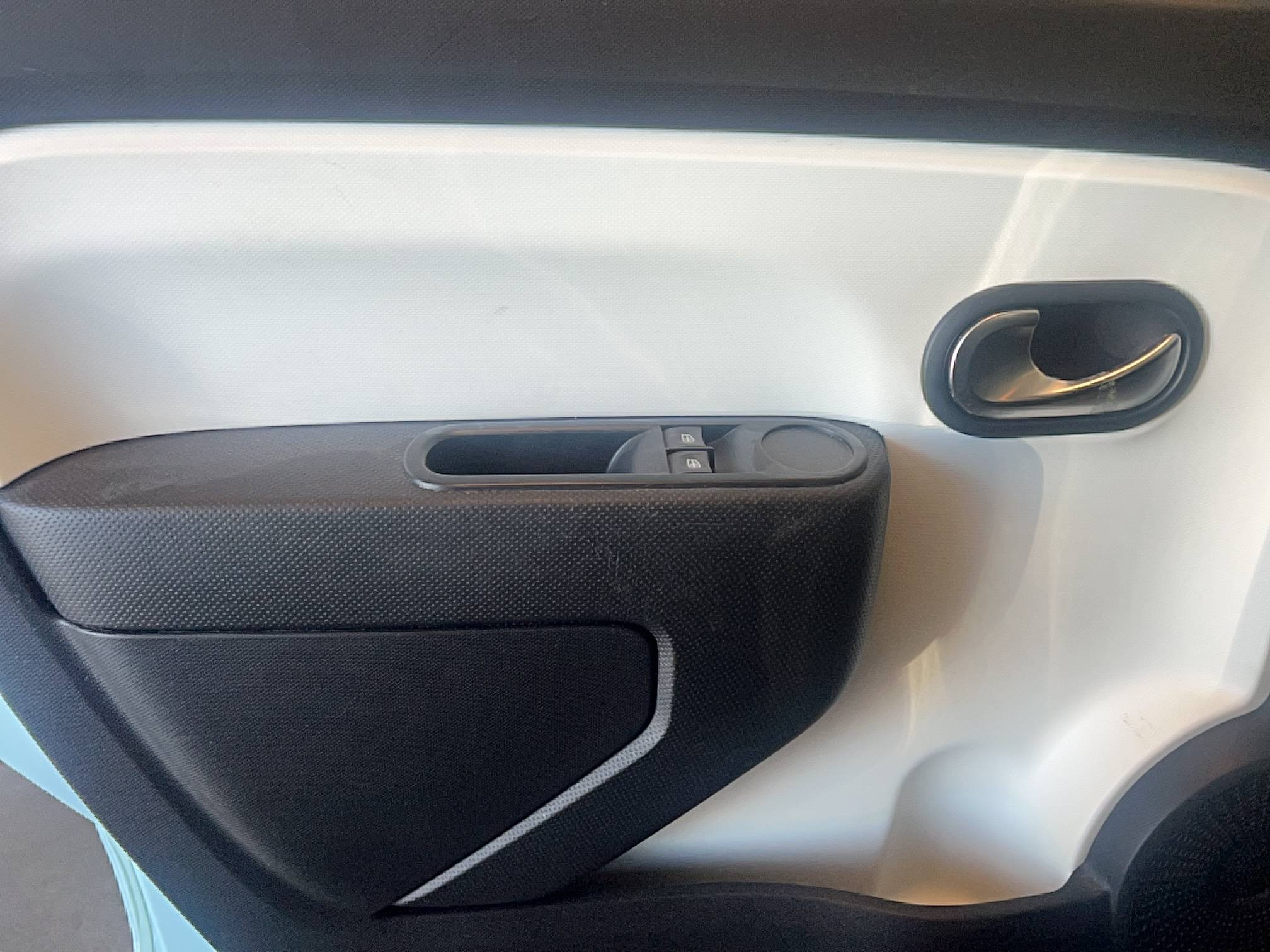 Vente en ligne Renault Twingo 3  1.0 SCe 70 au prix de 12 991 €