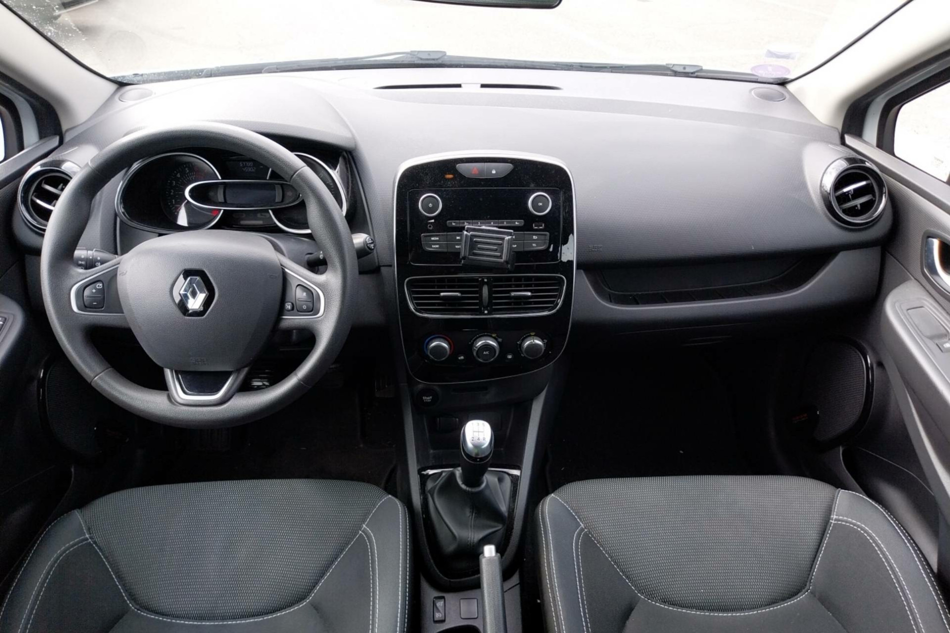 Vente en ligne Renault Clio 4 Clio TCe 75 E6C au prix de 10 690 €