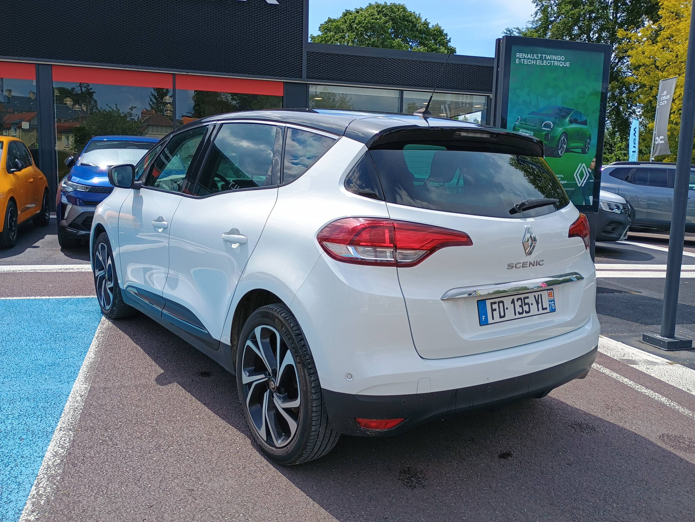 Vente en ligne Renault Scenic 4 Scenic Blue dCi 120 au prix de 15 590 €