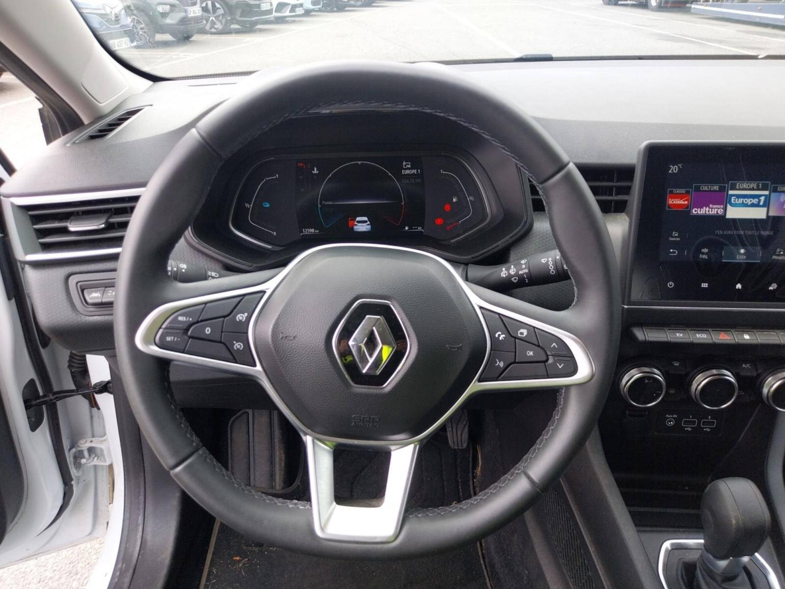 Vente en ligne Renault Clio 5 Clio E-Tech full hybrid 145 au prix de 17 500 €