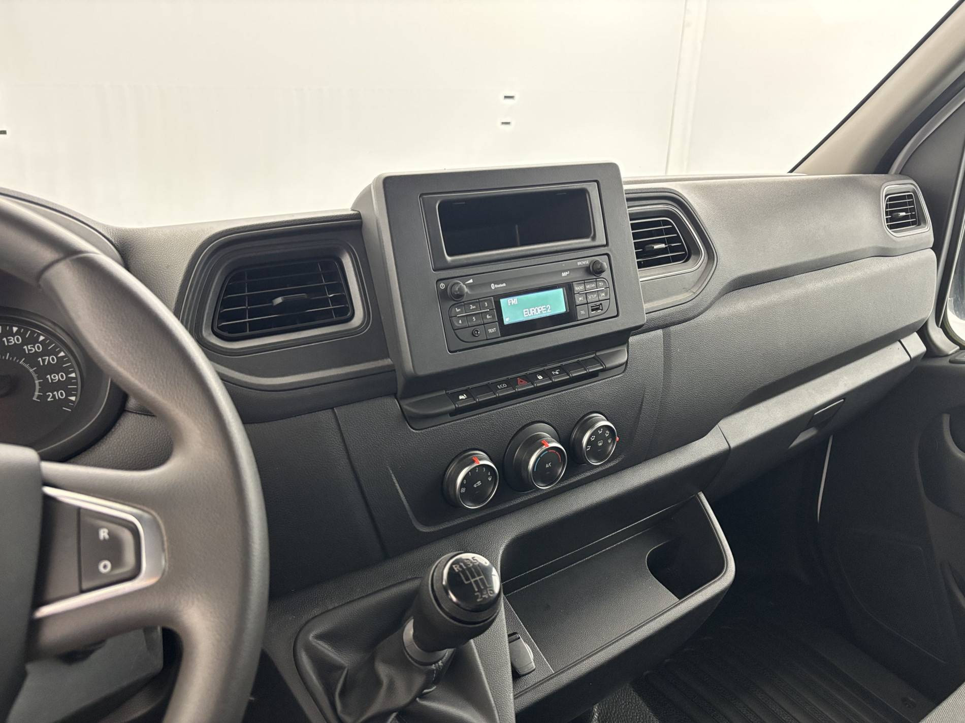 Vente en ligne Renault Master Fourgon MASTER FGN TRAC F3500 L3H3 BLUE DCI 135 au prix de 27 000 €