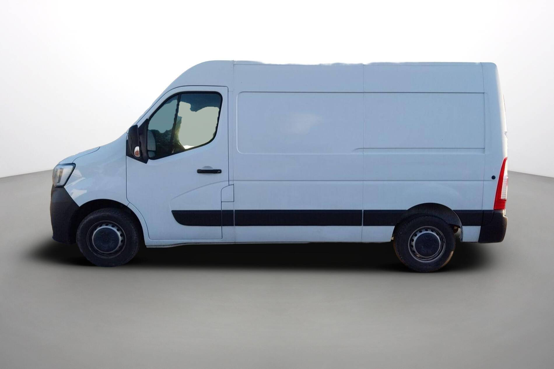 Vente en ligne Renault Master Fourgon MASTER FGN TRAC F3500 L2H2 BLUE DCI 135 au prix de 26 990 €