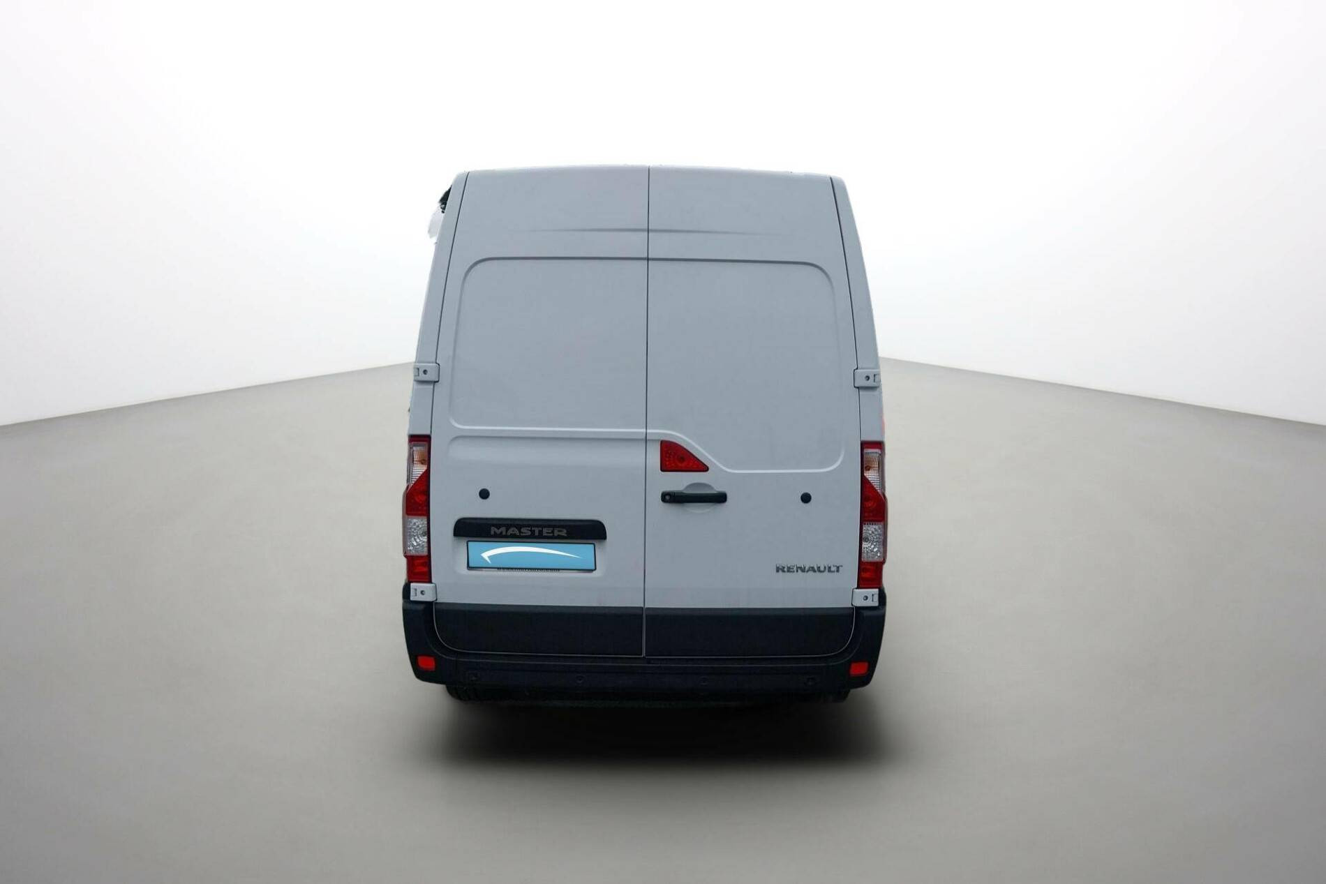 Vente en ligne Renault Master Fourgon MASTER FGN TRAC F3500 L2H2 BLUE DCI 135 au prix de 23 590 €