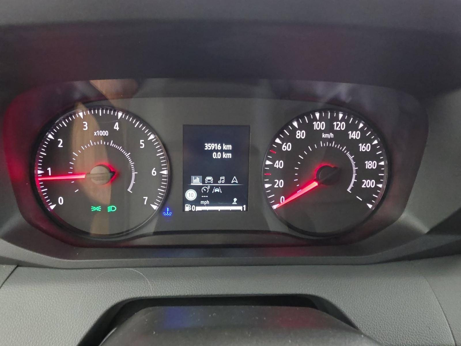 Vente en ligne Renault Master Fourgon MASTER FG BLUE DCI 130 L2H2 3T5 TR au prix de 28 490 €