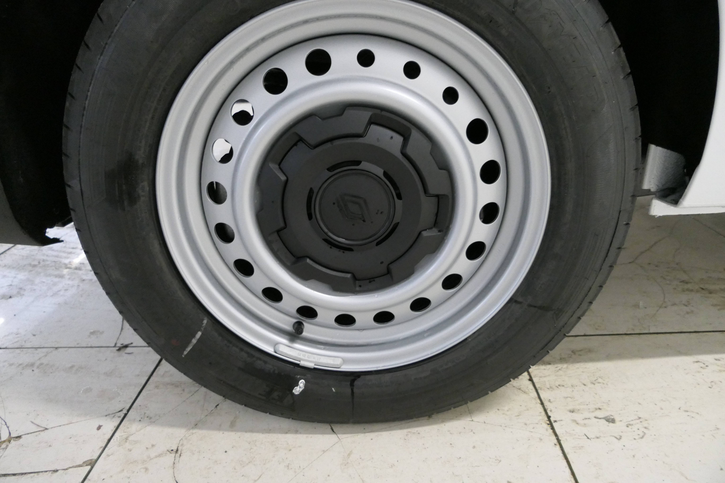 Vente en ligne Renault Kangoo Van E-Tech  FG TOLE L2 AC11 GSR2 au prix de 29 490 €