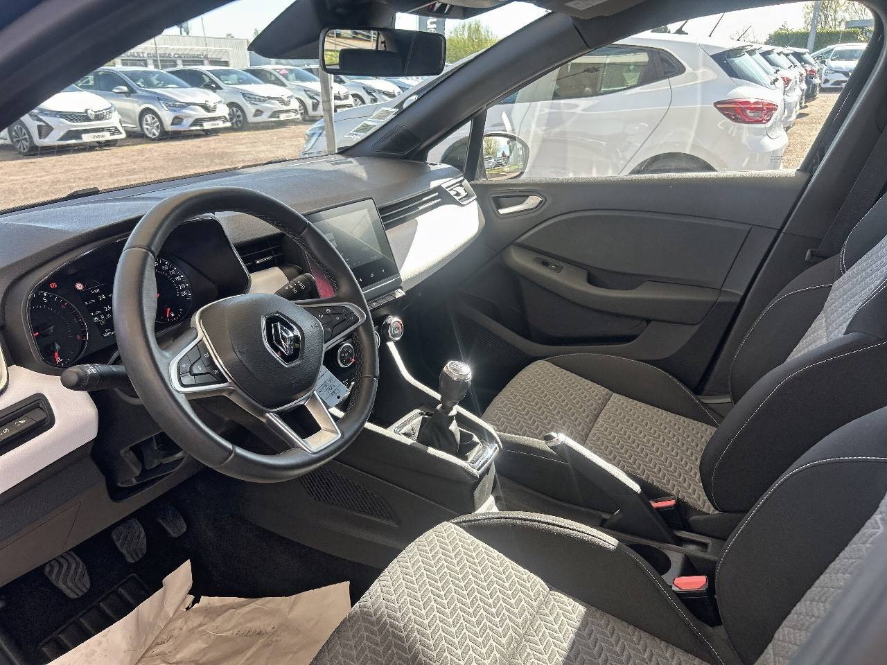 Vente en ligne Renault Clio 5 Clio TCe 90 - 21N au prix de 14 990 €