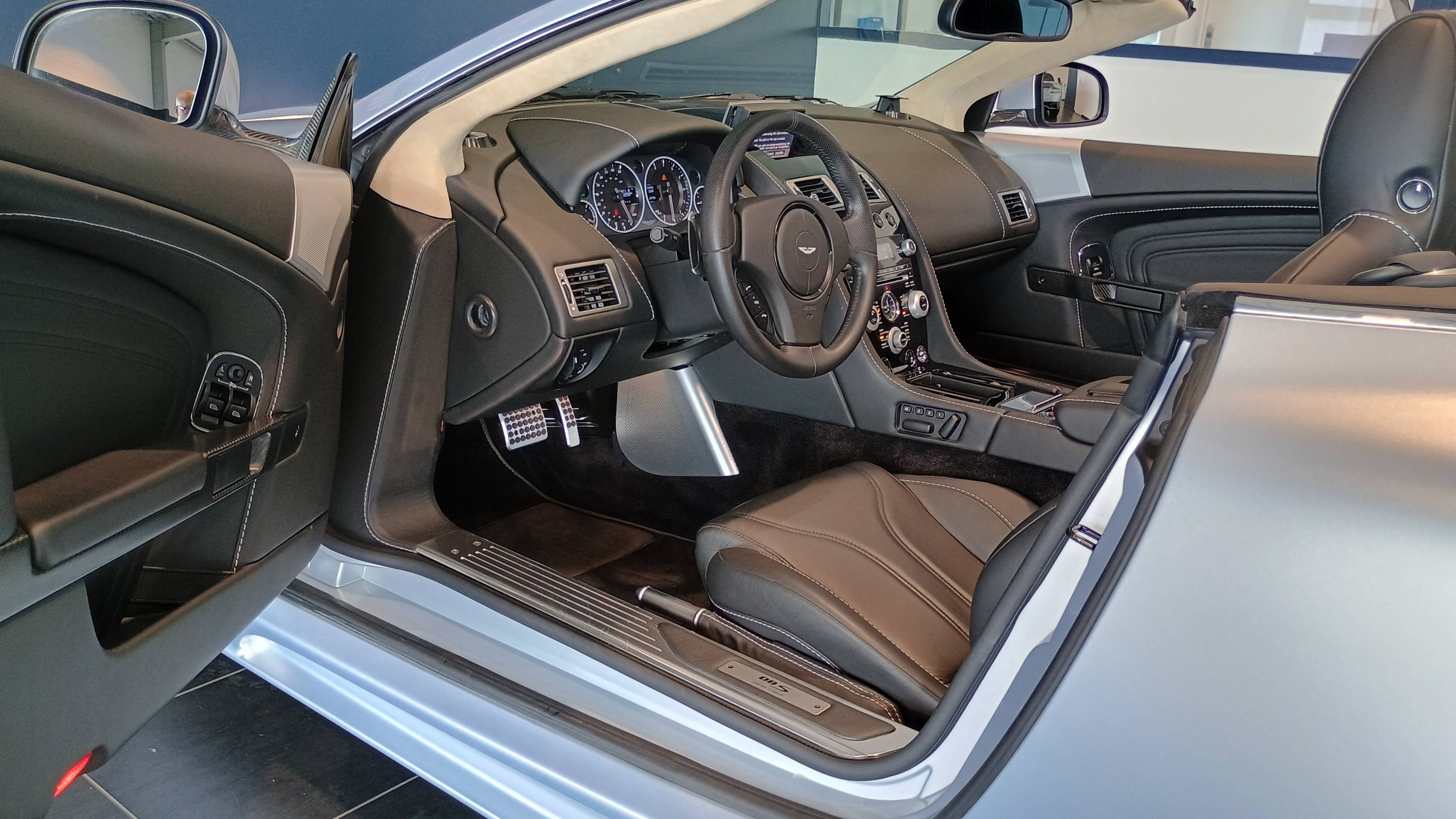 Vente en ligne Aston Martin DBS DBS au prix de 119 990 €