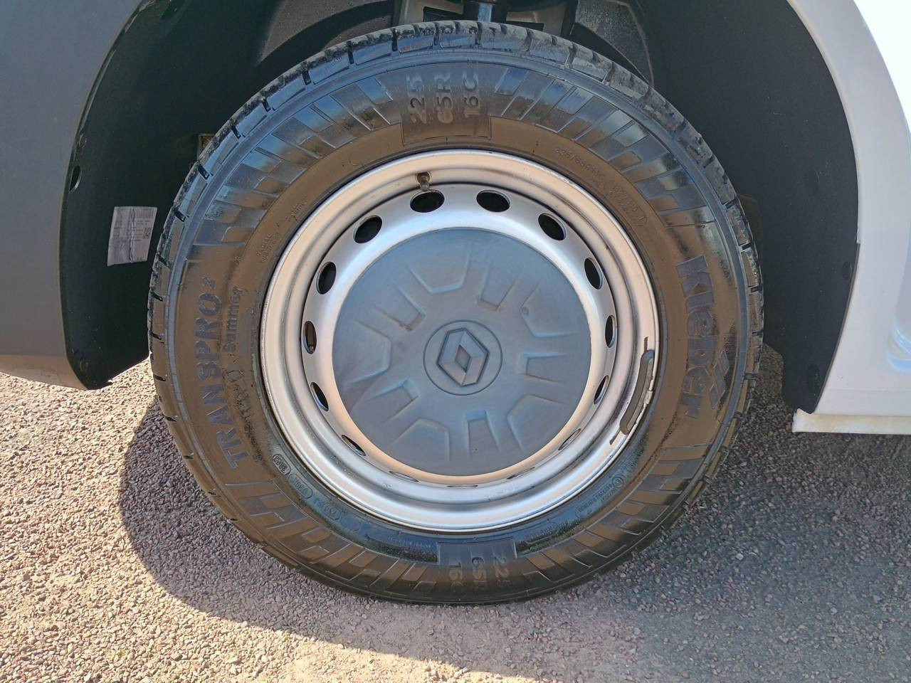 Vente en ligne Renault Master Fourgon MASTER FGN TRAC F3300 L2H2 BLUE DCI 135 au prix de 23 490 €