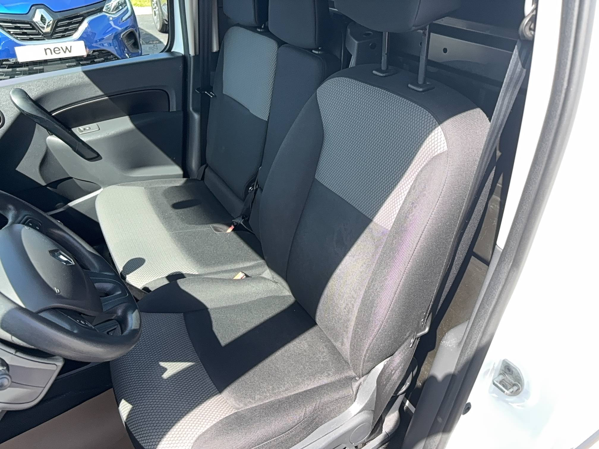 Vente en ligne Renault Kangoo Express  BLUE DCI 80 au prix de 12 290 €