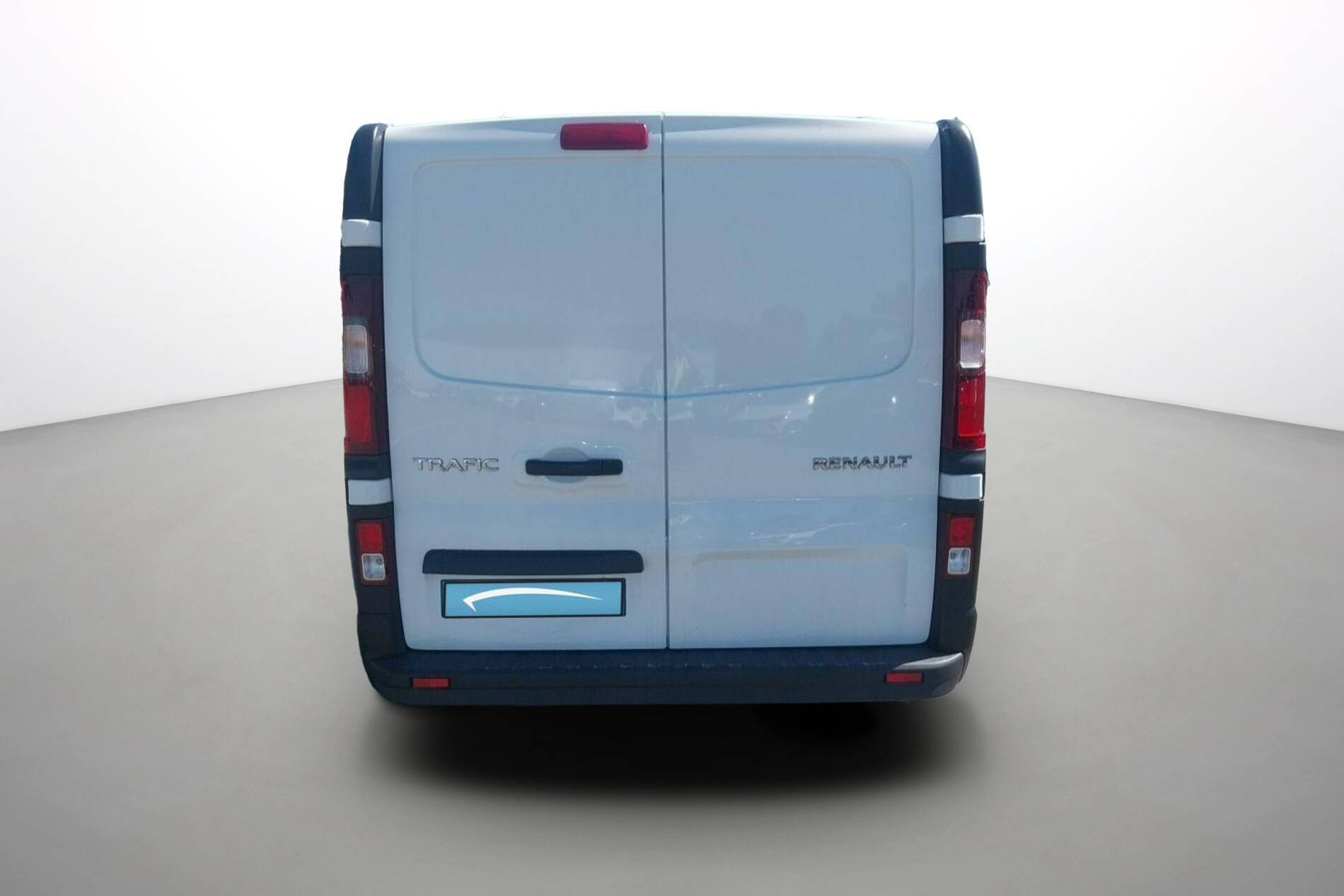 Vente en ligne Renault Trafic 3 Fourgon TRAFIC PC L2H1 3T BLUE DCI 150 au prix de 22 990 €
