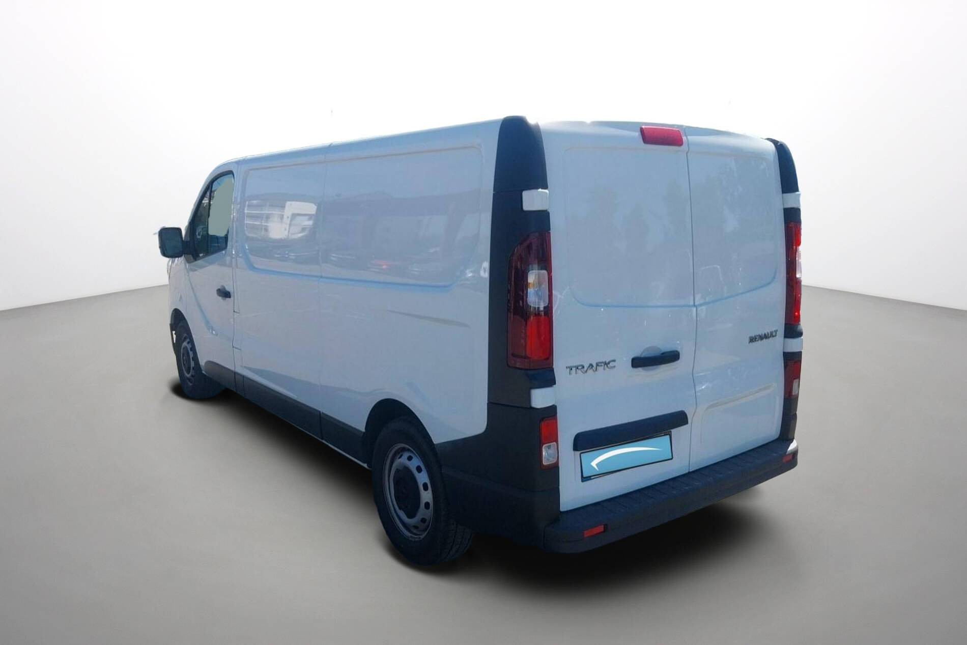 Vente en ligne Renault Trafic 3 Fourgon TRAFIC PC L2H1 3T BLUE DCI 150 au prix de 22 990 €