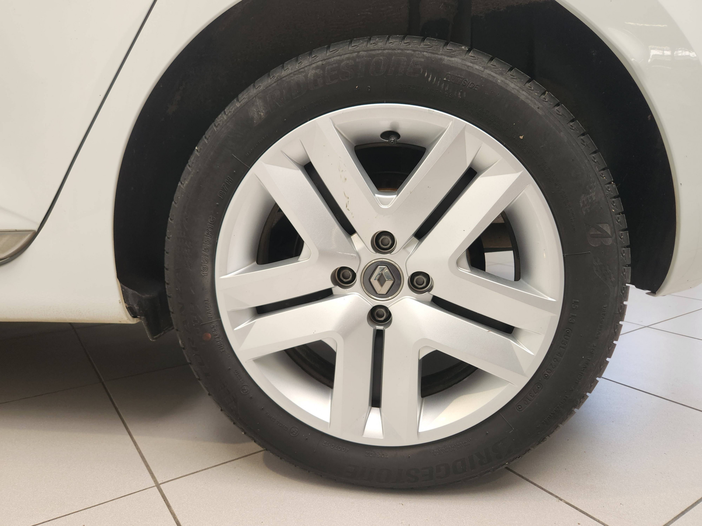 Vente en ligne Renault Clio 5 Clio Blue dCi 85 au prix de 14 390 €