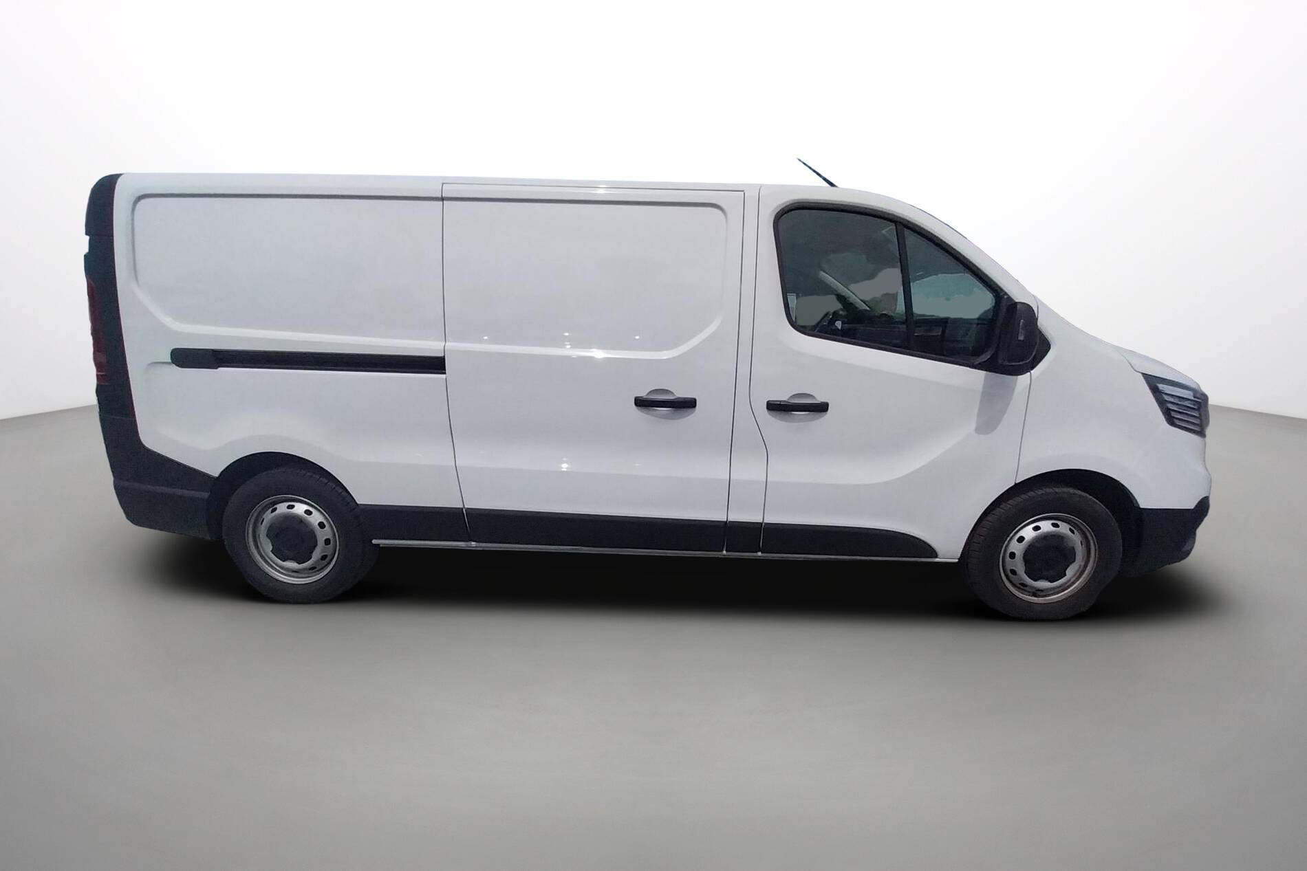Vente en ligne Renault Trafic 3 Fourgon TRAFIC FGN L2H1 3000 KG BLUE DCI 130 au prix de 23 999 €