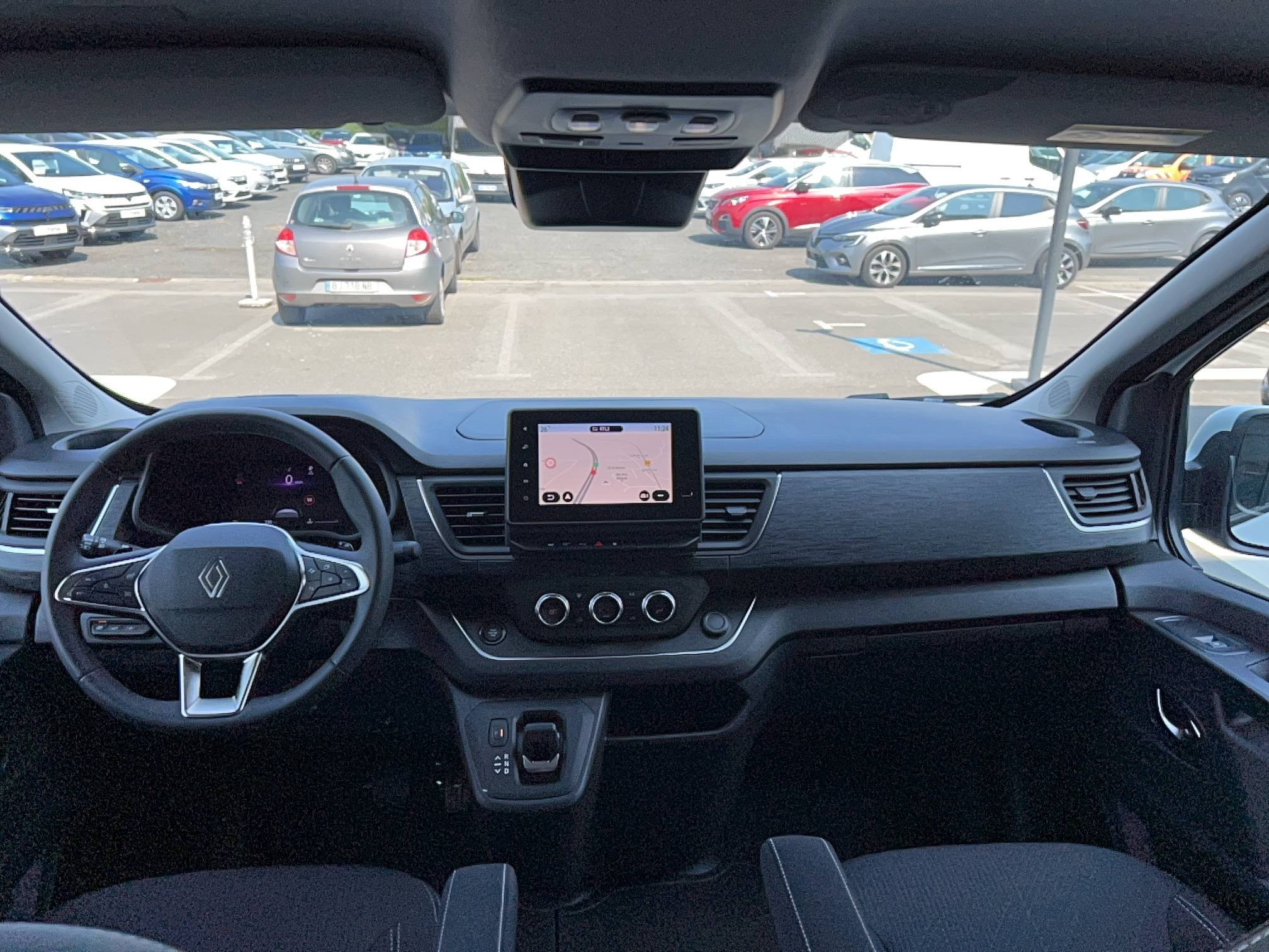 Vente en ligne Renault Trafic Cabine Approfondie TRAFIC CA BLUE DCI 170 L2H1 3T AUTO au prix de 40 990 €
