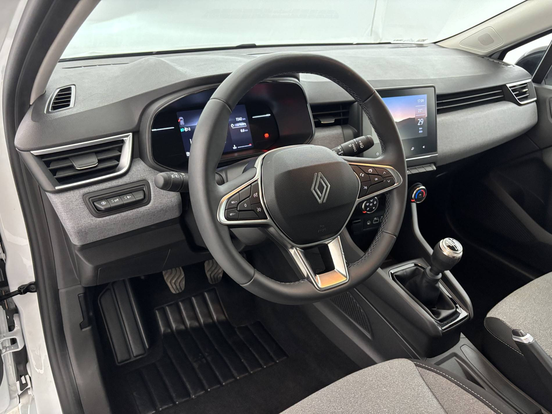 Vente en ligne Renault Clio 5 Clio Blue dCi 100 ch GSR2 au prix de 18 791 €