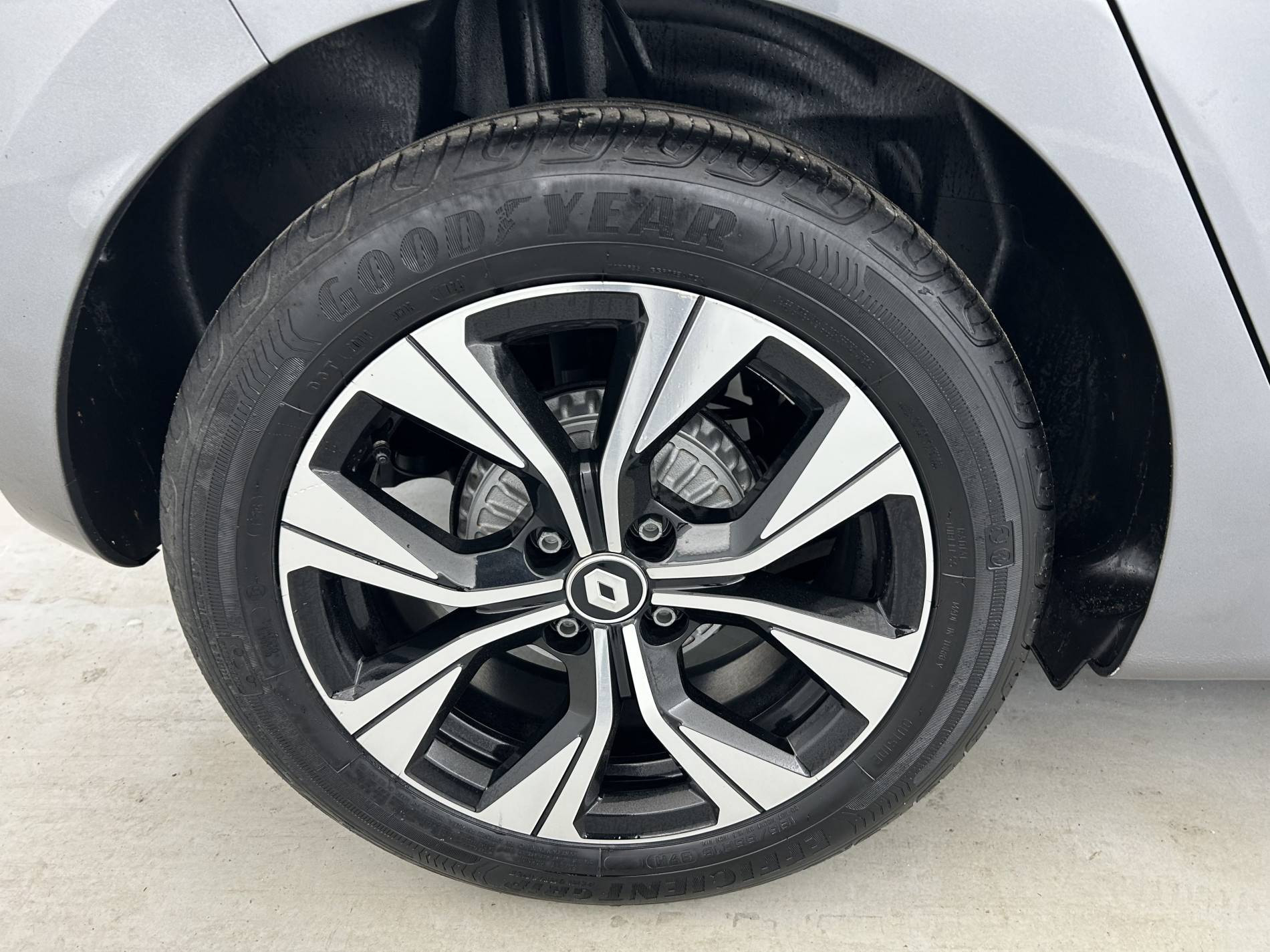 Vente en ligne Renault Clio 5 Clio TCe 90 au prix de 14 990 €