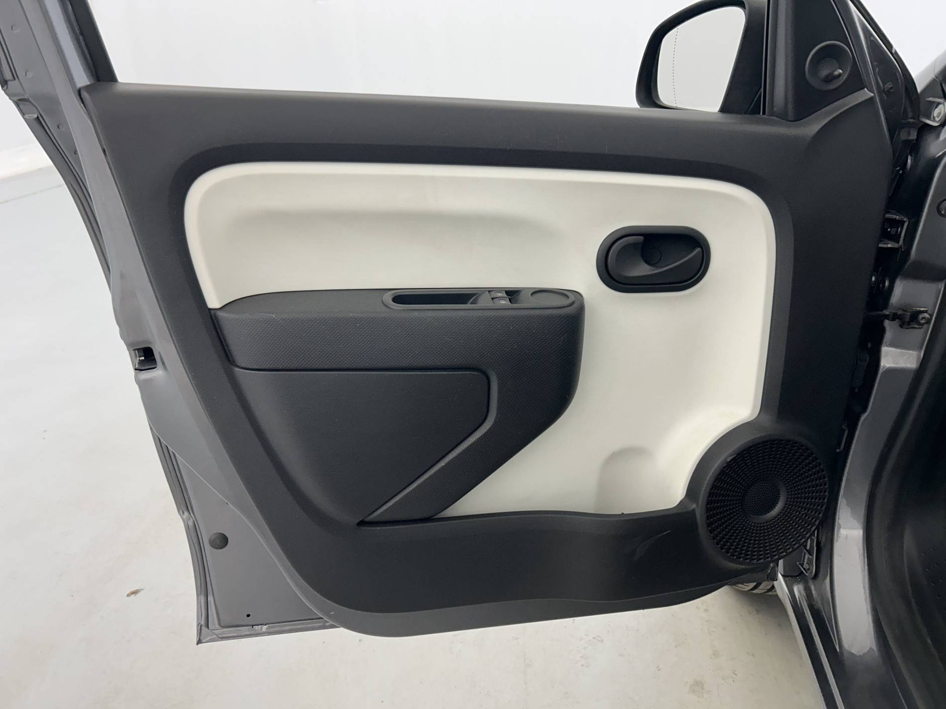 Vente en ligne Renault Twingo 3  1.0 SCe 70 E6 au prix de 8 990 €