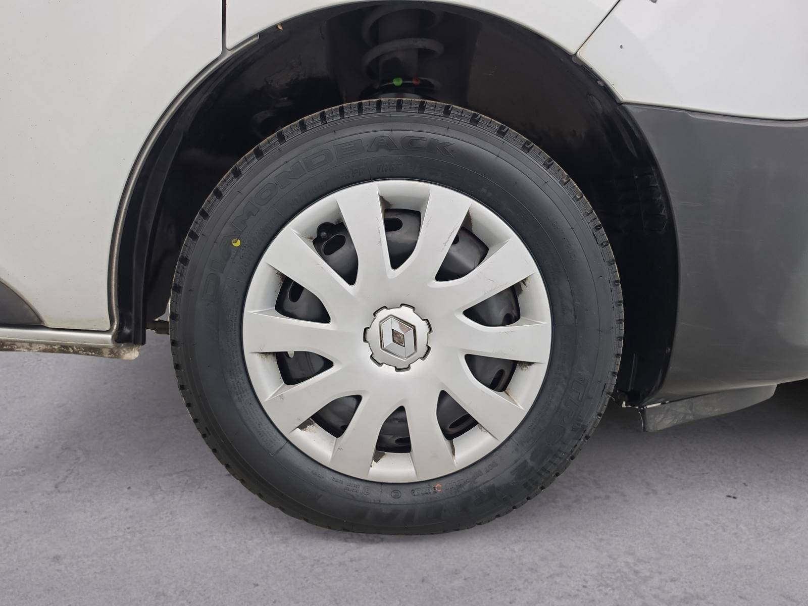 Vente en ligne Renault Trafic 3 Fourgon TRAFIC FGN L1H1 1000 KG DCI 120 au prix de 17 990 €