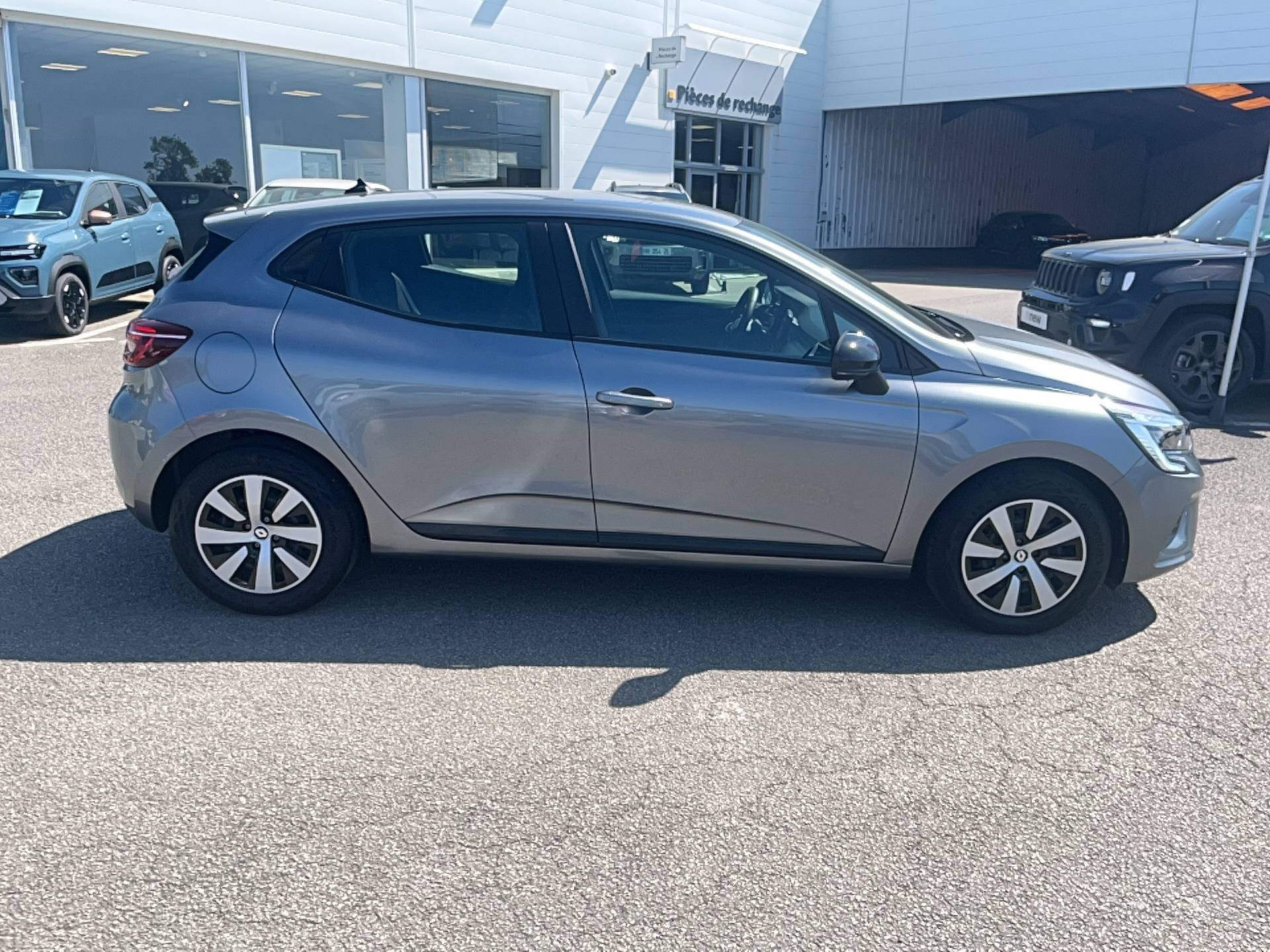 Vente en ligne Renault Clio 5 Clio TCe 90 au prix de 13 990 €