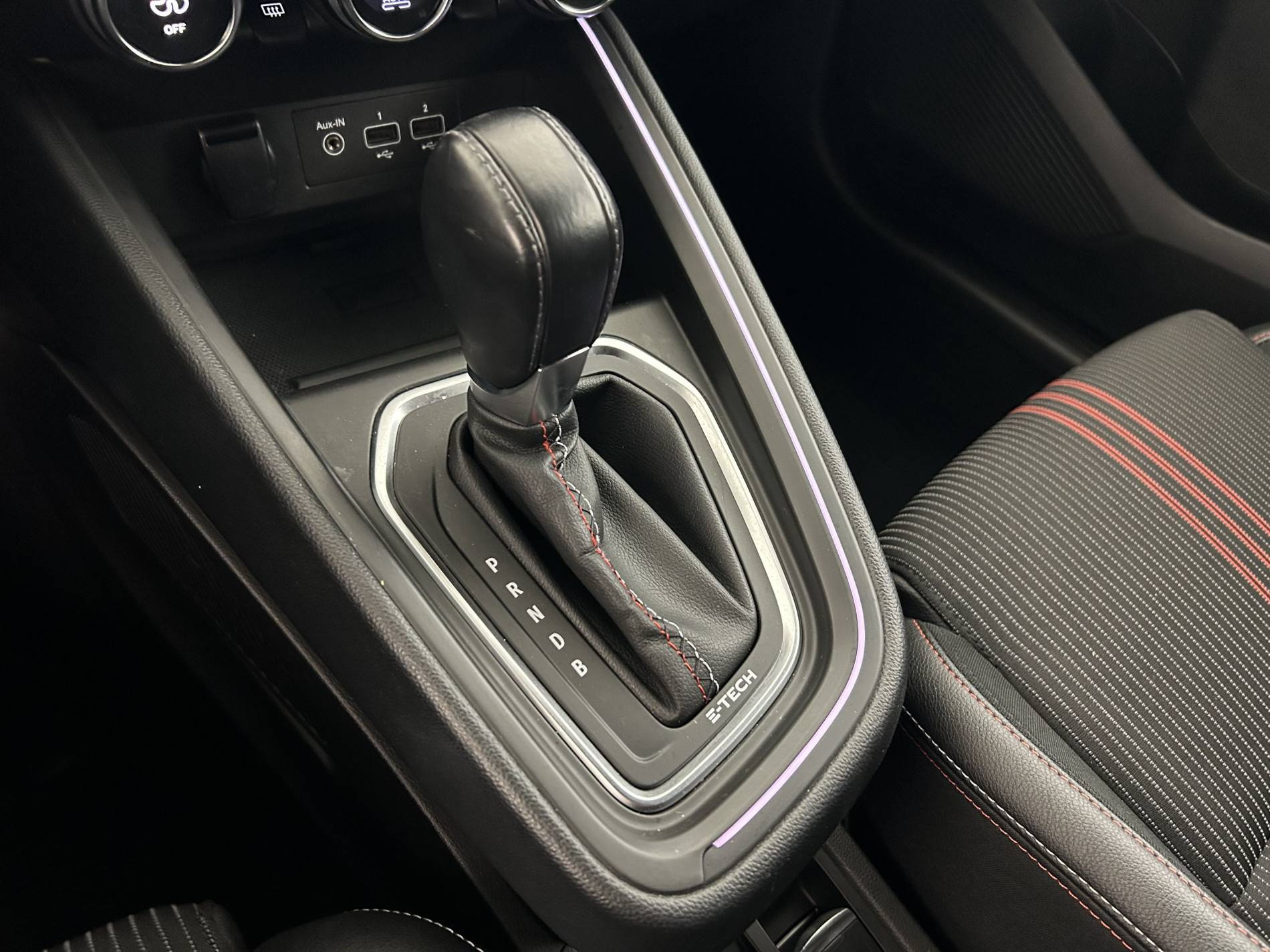 Vente en ligne Renault Clio 5 Clio E-Tech 140 - 21N au prix de 15 000 €