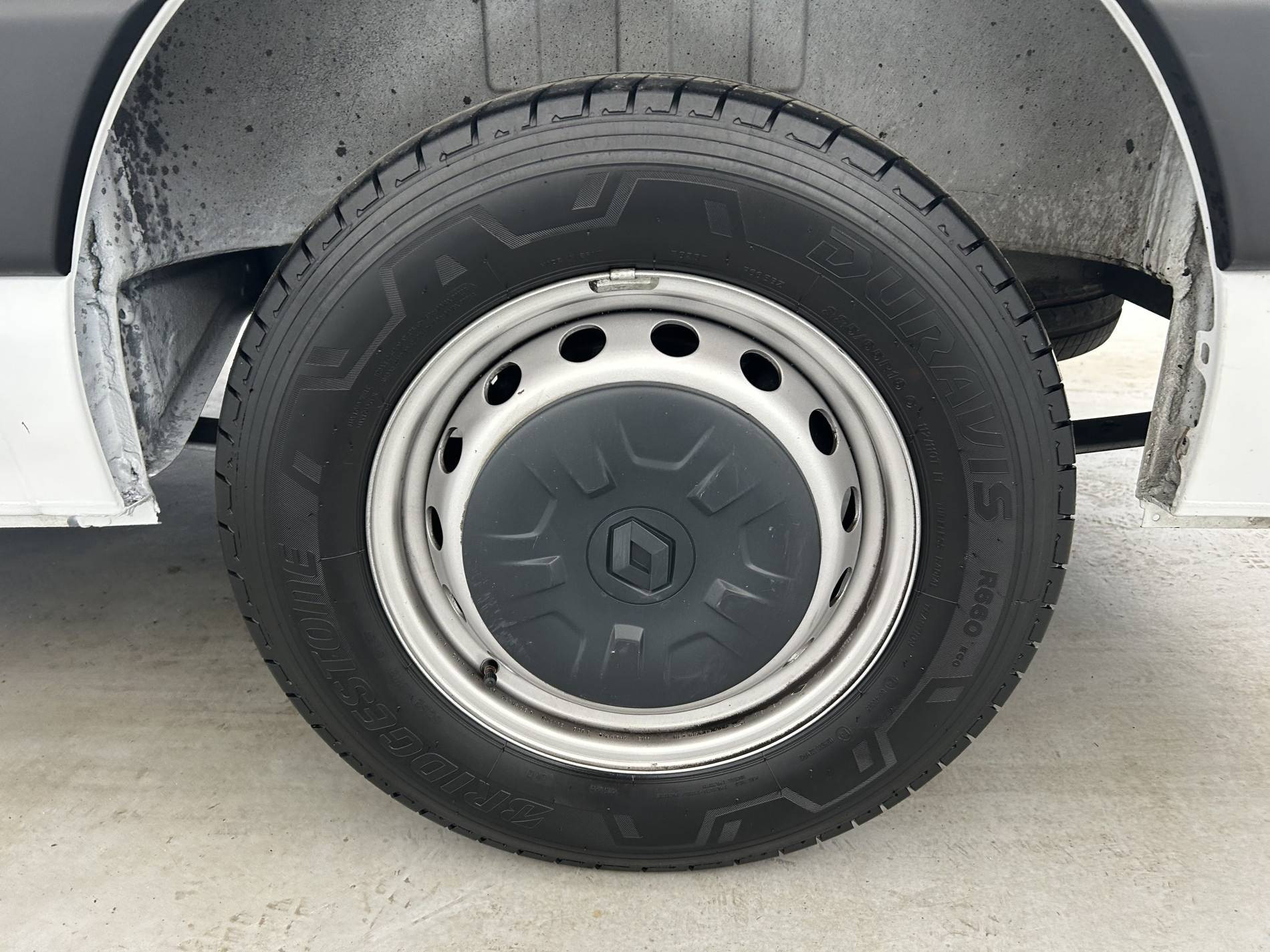 Vente en ligne Renault Master Fourgon MASTER FGN TRAC F3500 L3H3 BLUE DCI 135 au prix de 32 390 €