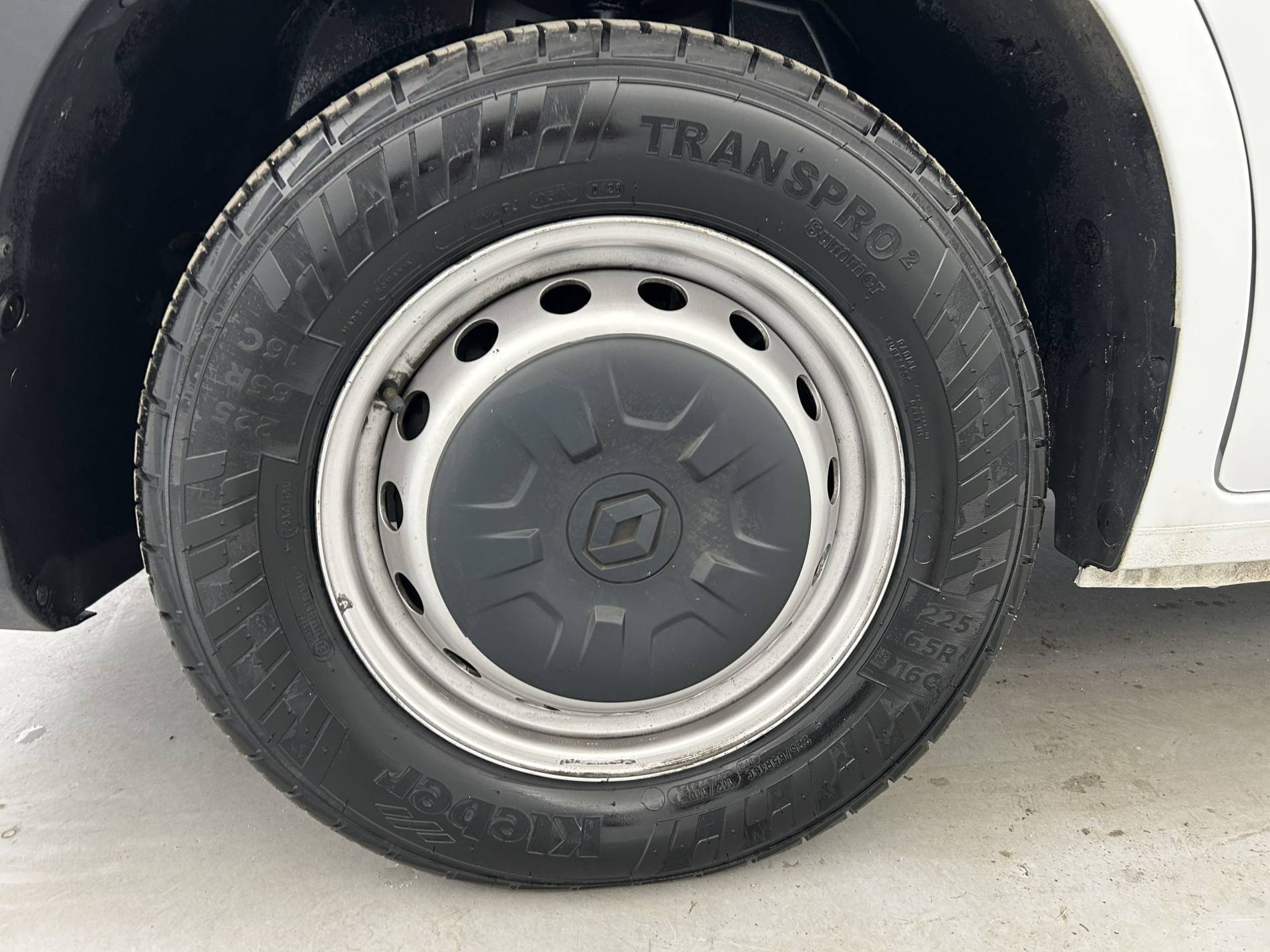 Vente en ligne Renault Master Fourgon MASTER FGN TRAC F3500 L3H3 BLUE DCI 135 au prix de 27 890 €