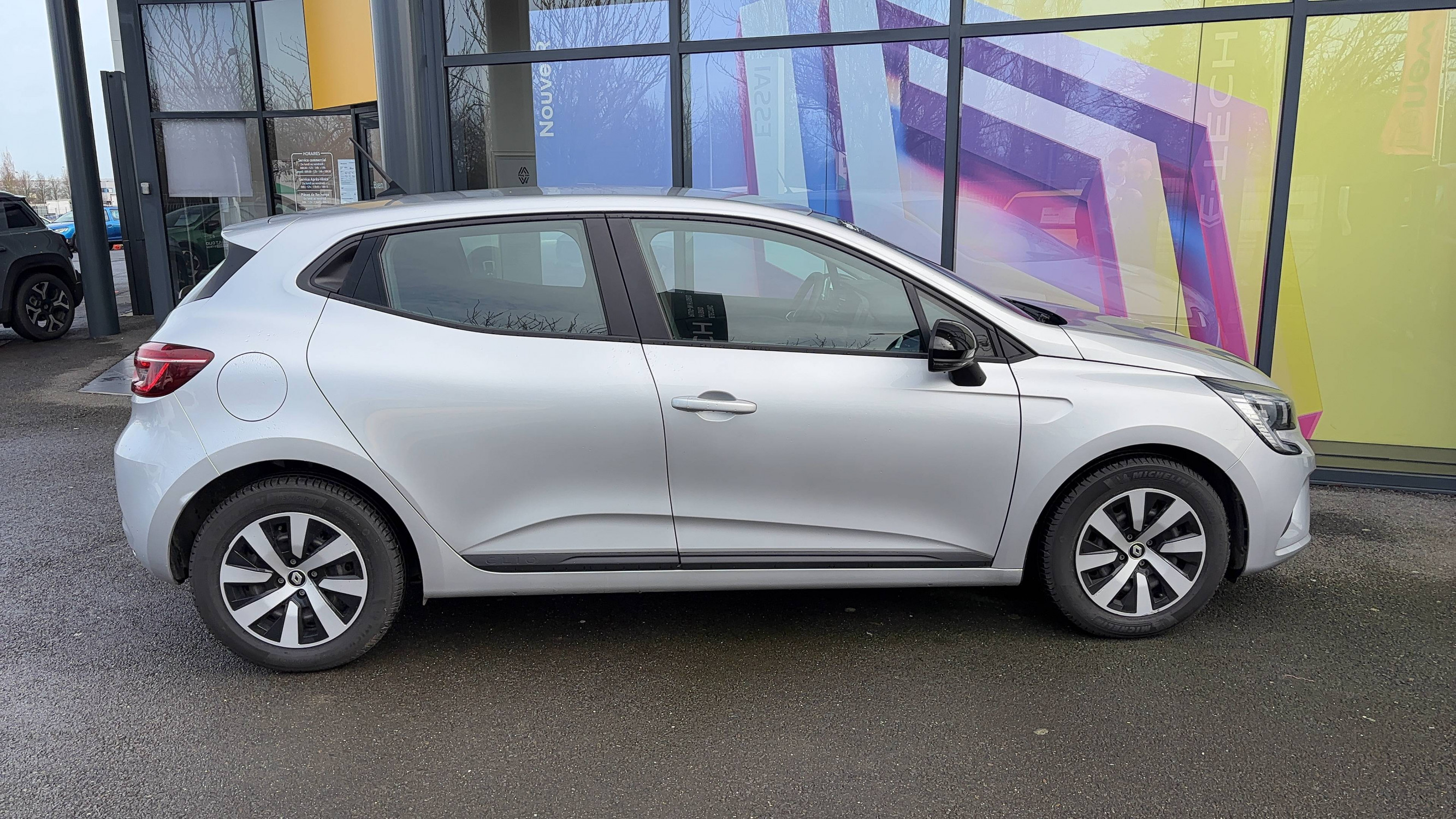 Vente en ligne Renault Clio 5 Clio TCe 90 au prix de 14 790 €