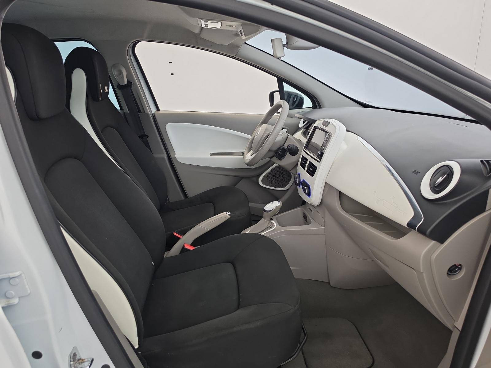Vente en ligne Renault Zoé  achat intégral au prix de 7 890 €