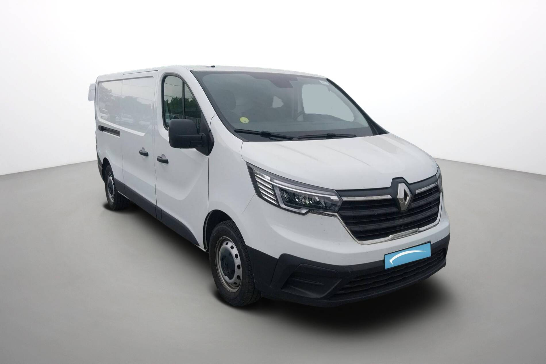 Vente en ligne Renault Trafic 3 Fourgon TRAFIC FGN L2H1 3000 KG BLUE DCI 130 au prix de 24 490 €