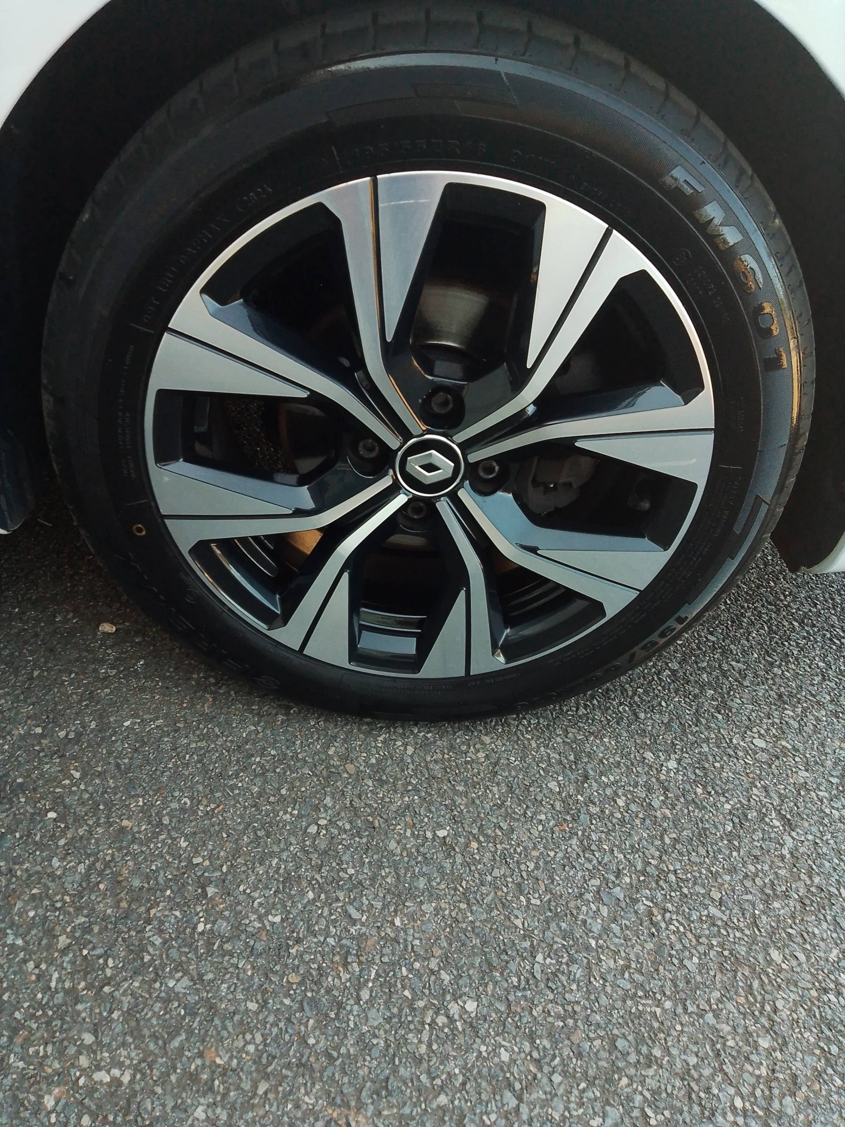 Vente en ligne Renault Clio 5 Clio TCe 90 - 21N au prix de 12 990 €