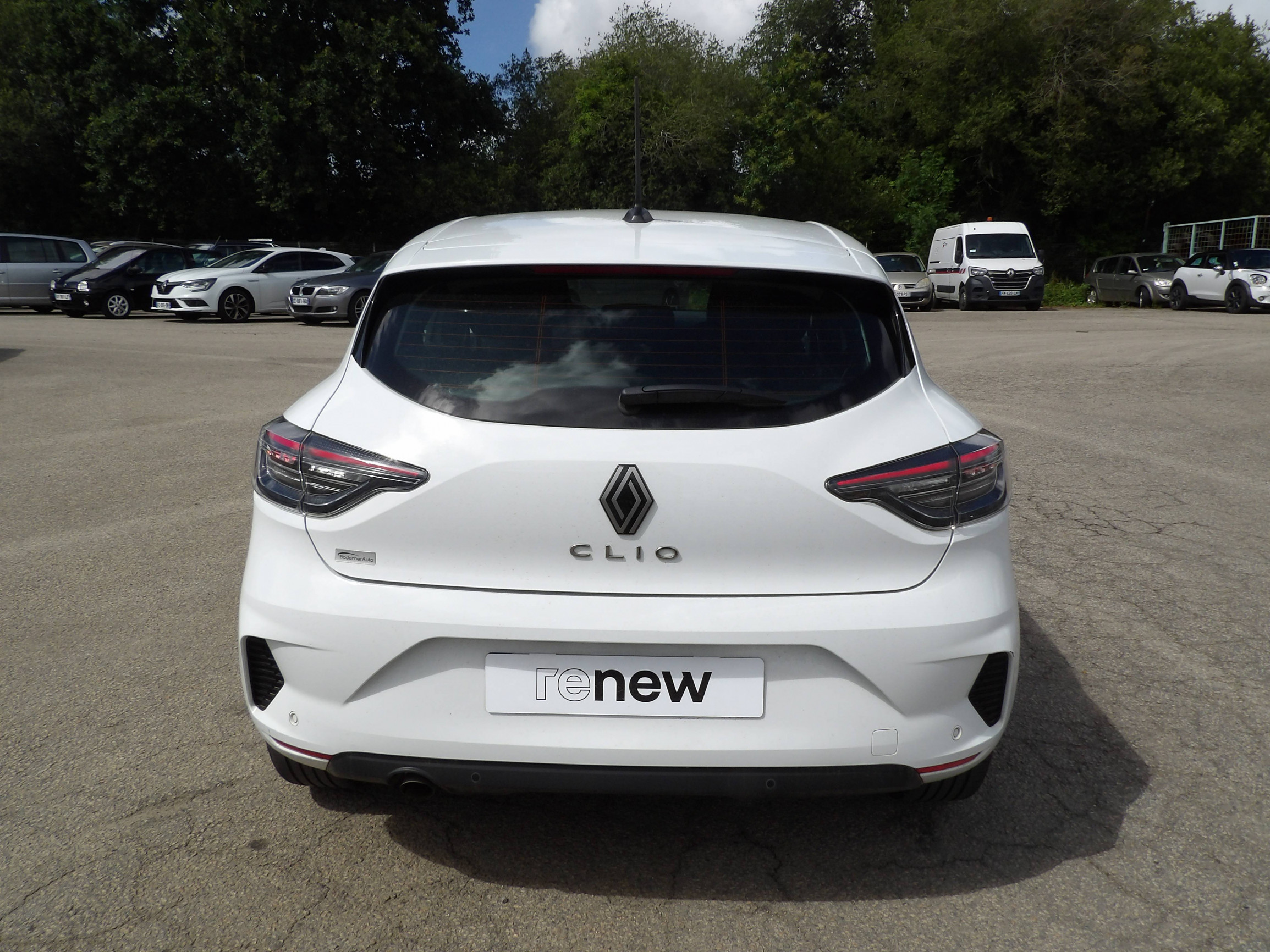 Vente en ligne Renault Clio 5 Clio TCe 90 au prix de 13 999 €