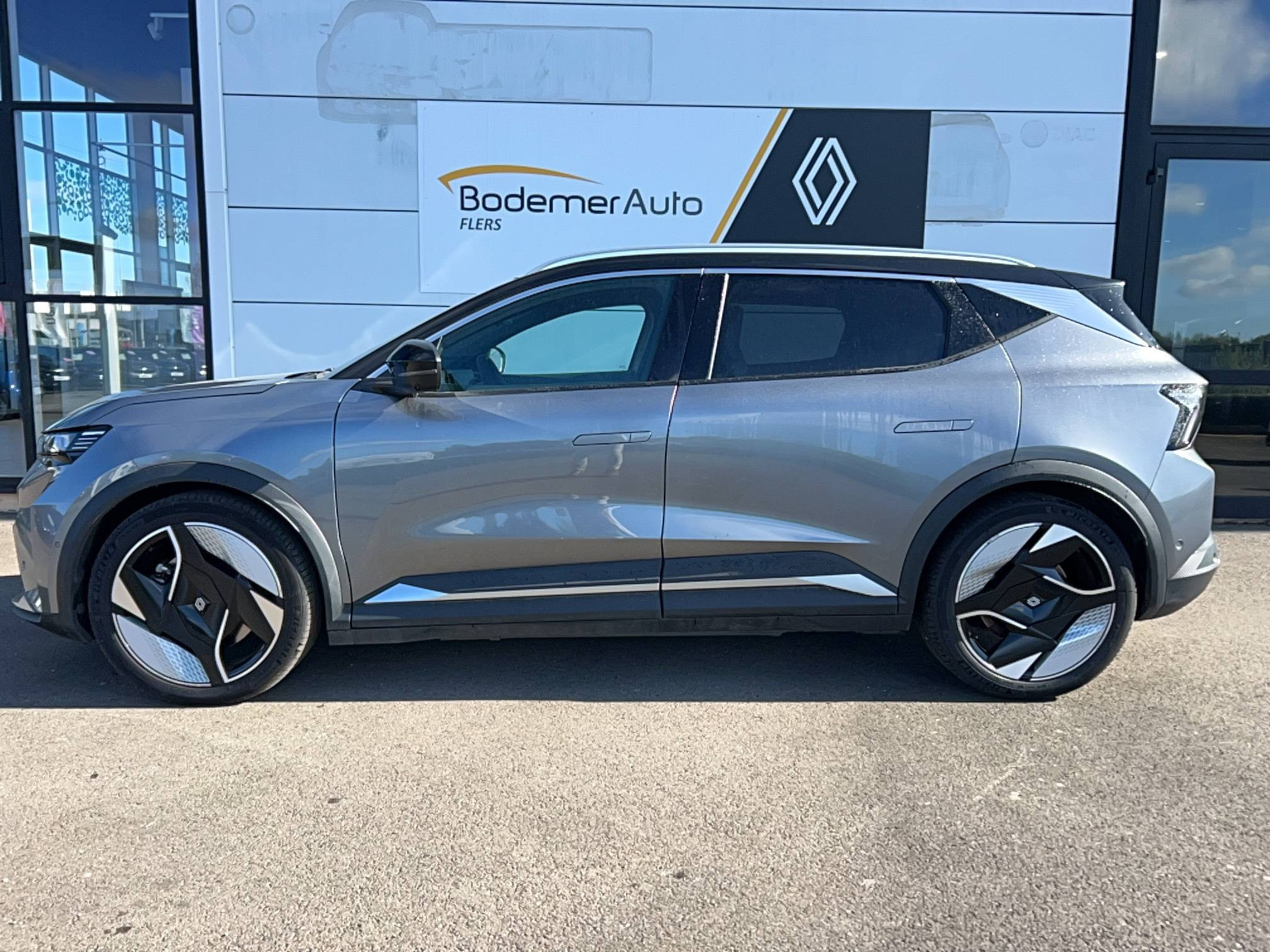 Vente en ligne Renault Scenic E-Tech  220 ch grande autonomie au prix de 37 990 €