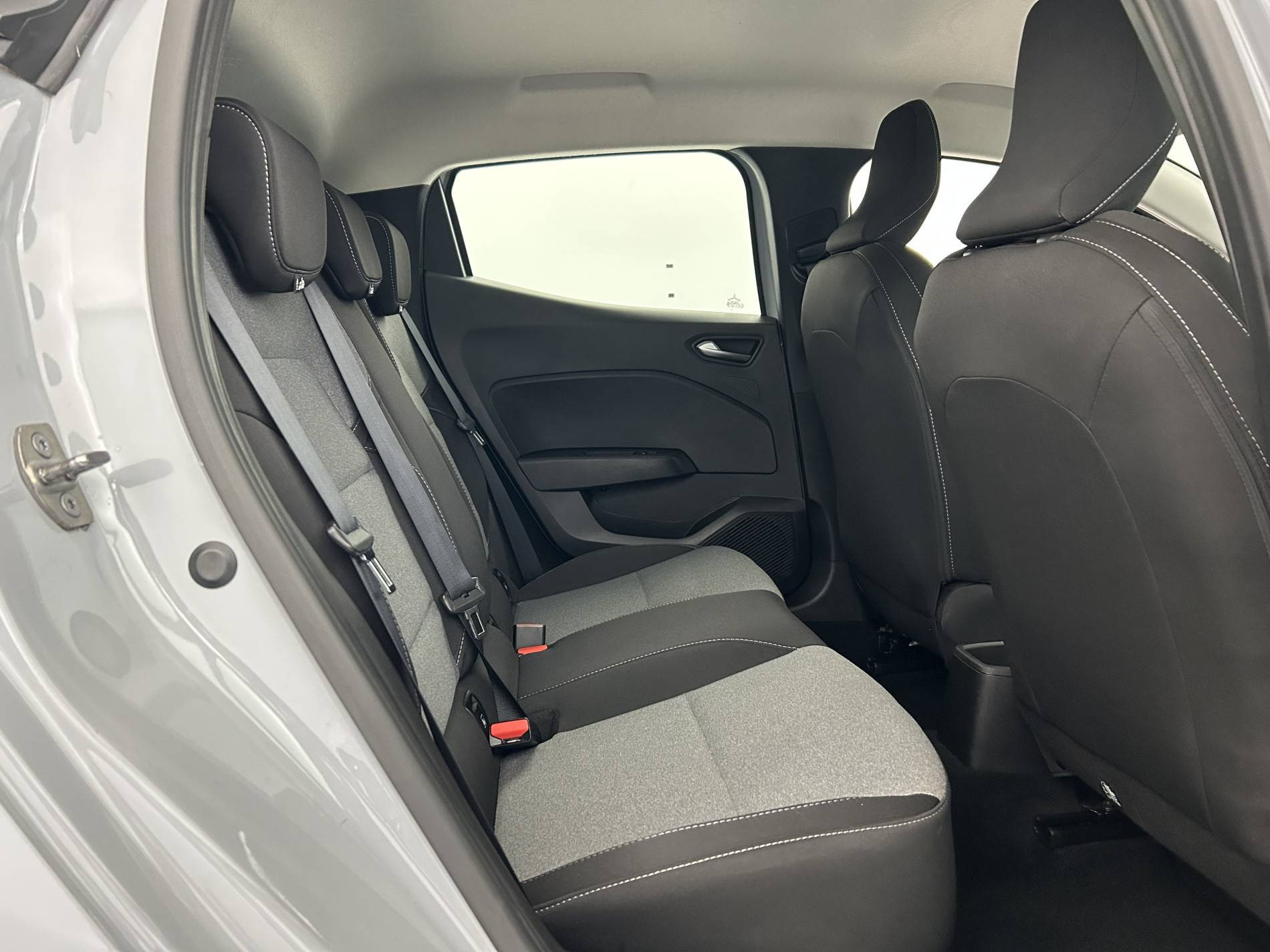 Vente en ligne Renault Clio 5 Clio TCe 90 au prix de 15 990 €