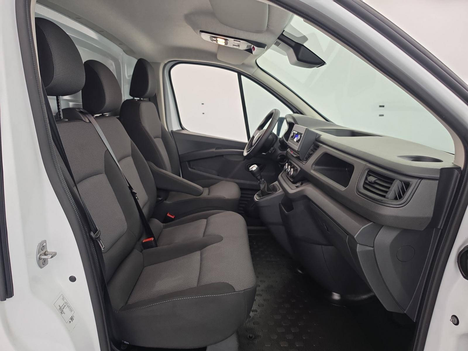 Vente en ligne Renault Trafic 3 Fourgon TRAFIC FG BLUE DCI 130 L1H1 3T GSR2 au prix de 22 900 €