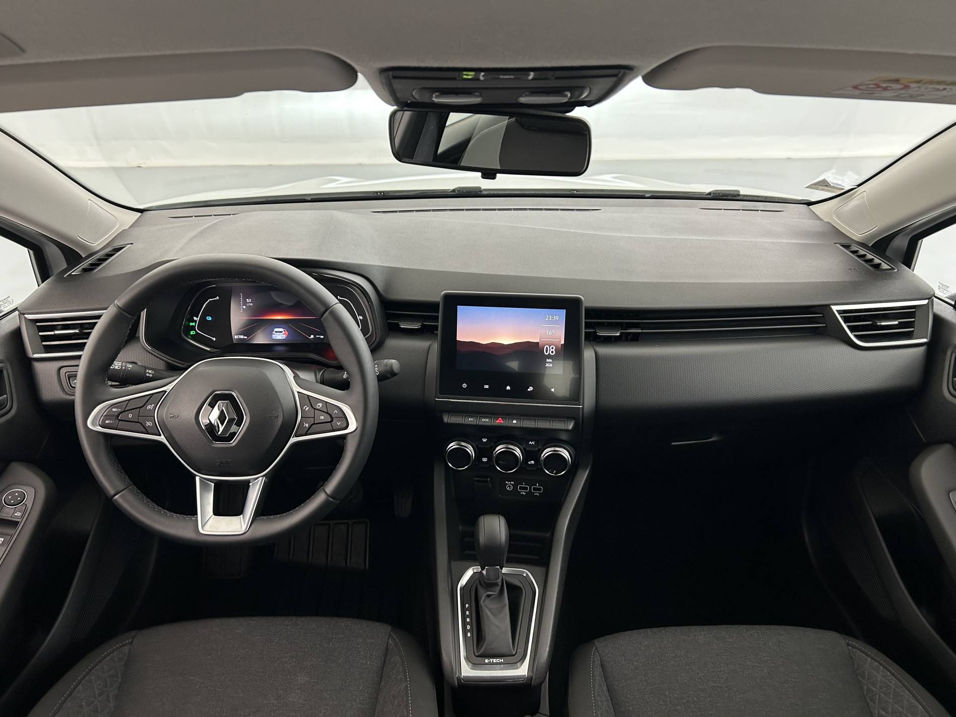 Vente en ligne Renault Clio 5 Clio E-Tech 140 - 21N au prix de 14 990 €