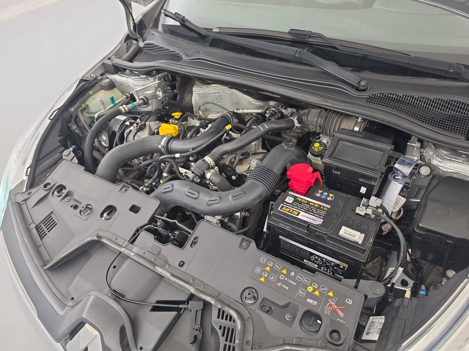 Vente en ligne Renault Clio 4 Clio TCe 90 E6C au prix de 10 990 €