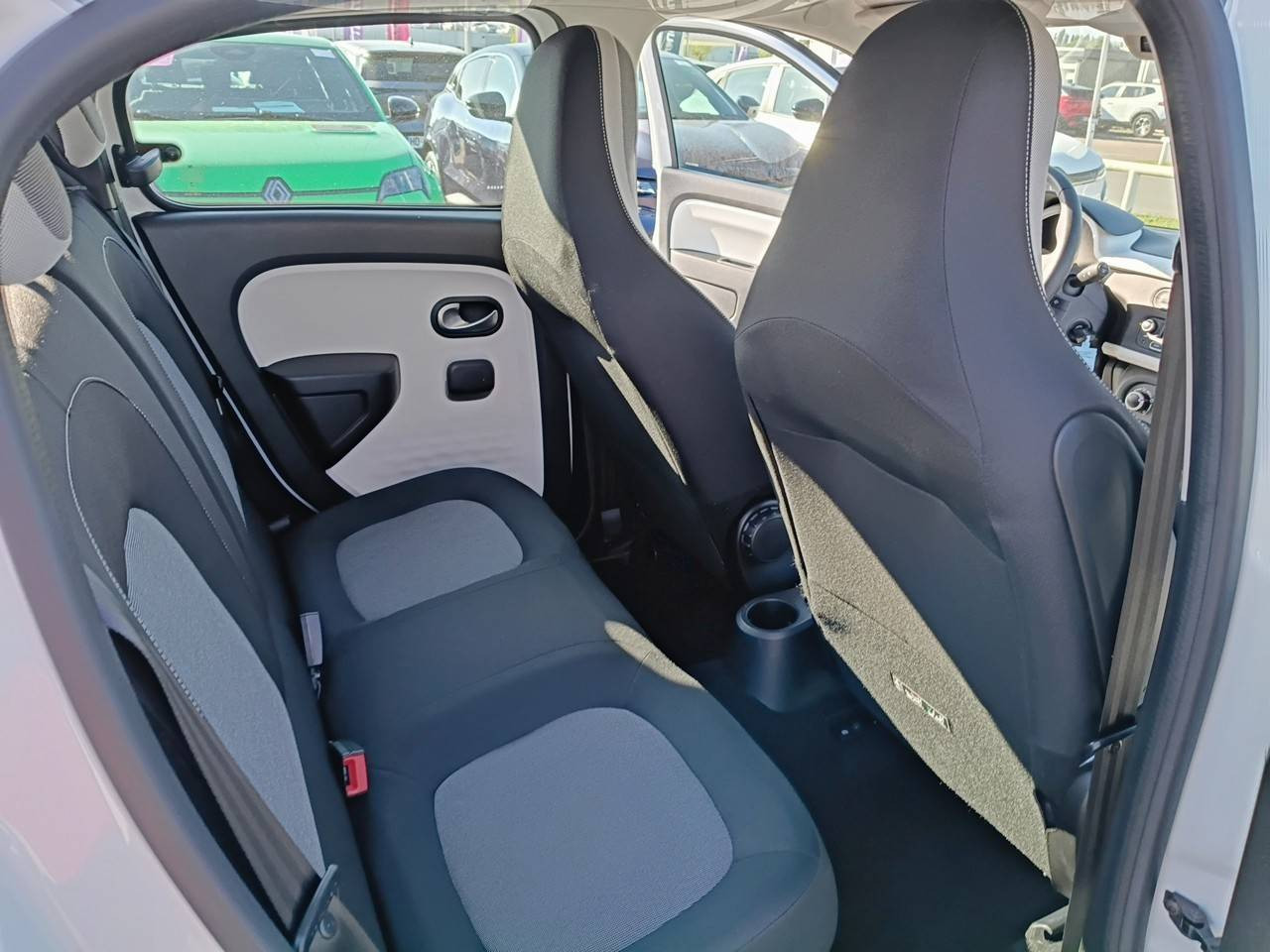 Vente en ligne Renault Twingo 3  1.0 SCe 70 E6C au prix de 8 990 €