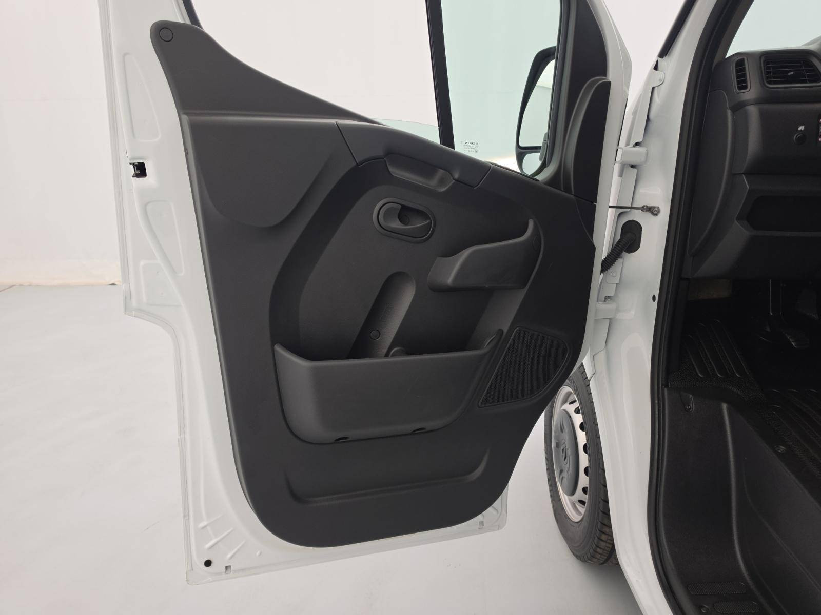 Vente en ligne Renault Master 3 Châssis Cabine MASTER PHC TRAC F3500 L3H1 BLUE DCI 145 EURO VI au prix de 32 990 €