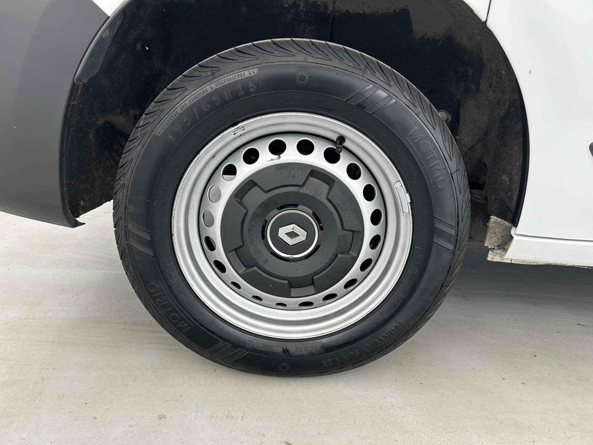 Vente en ligne Renault Kangoo Van  BLUE DCI 75 au prix de 15 490 €