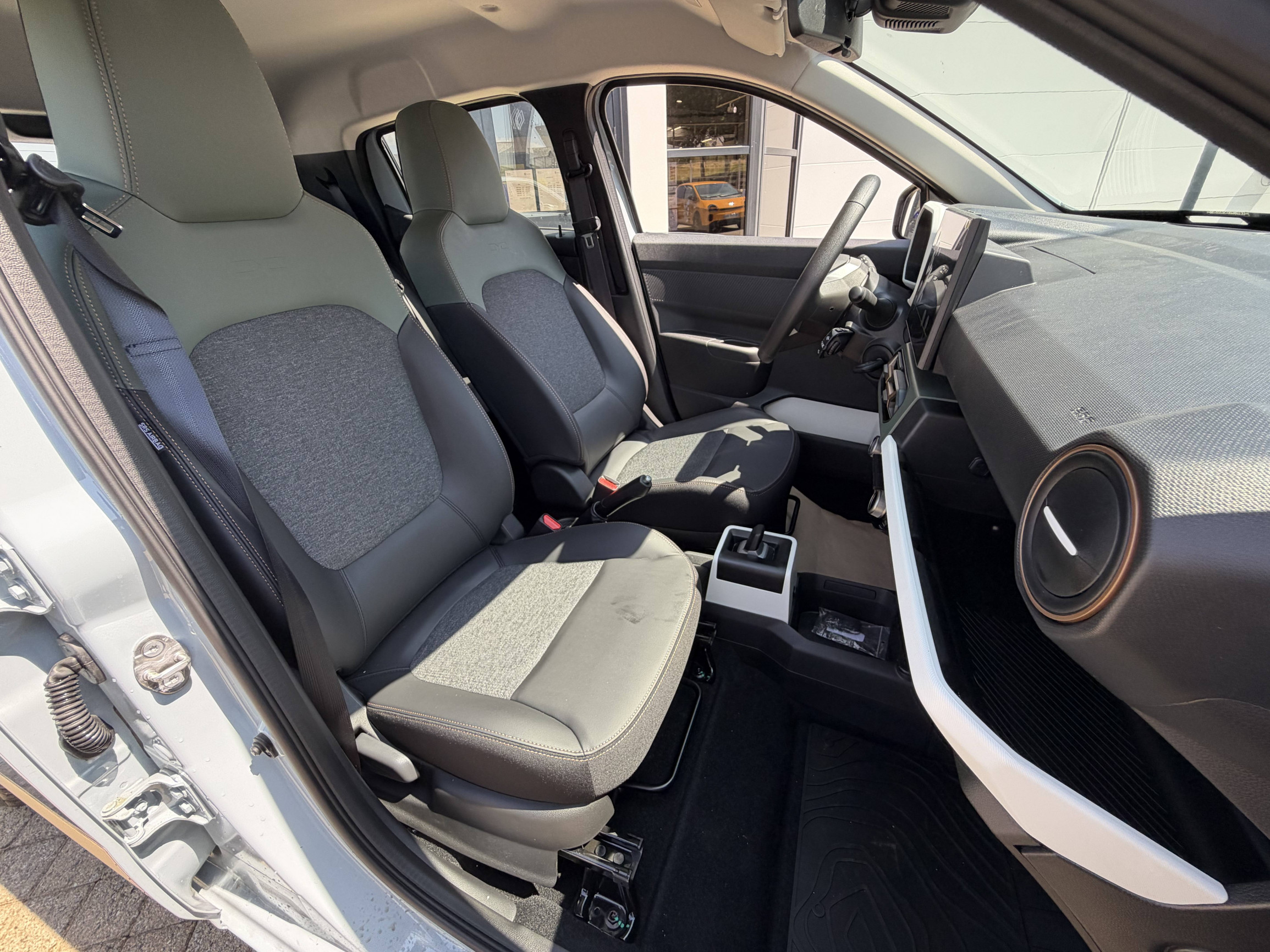 Vente en ligne Dacia Spring  electric 100 au prix de 16 690 €