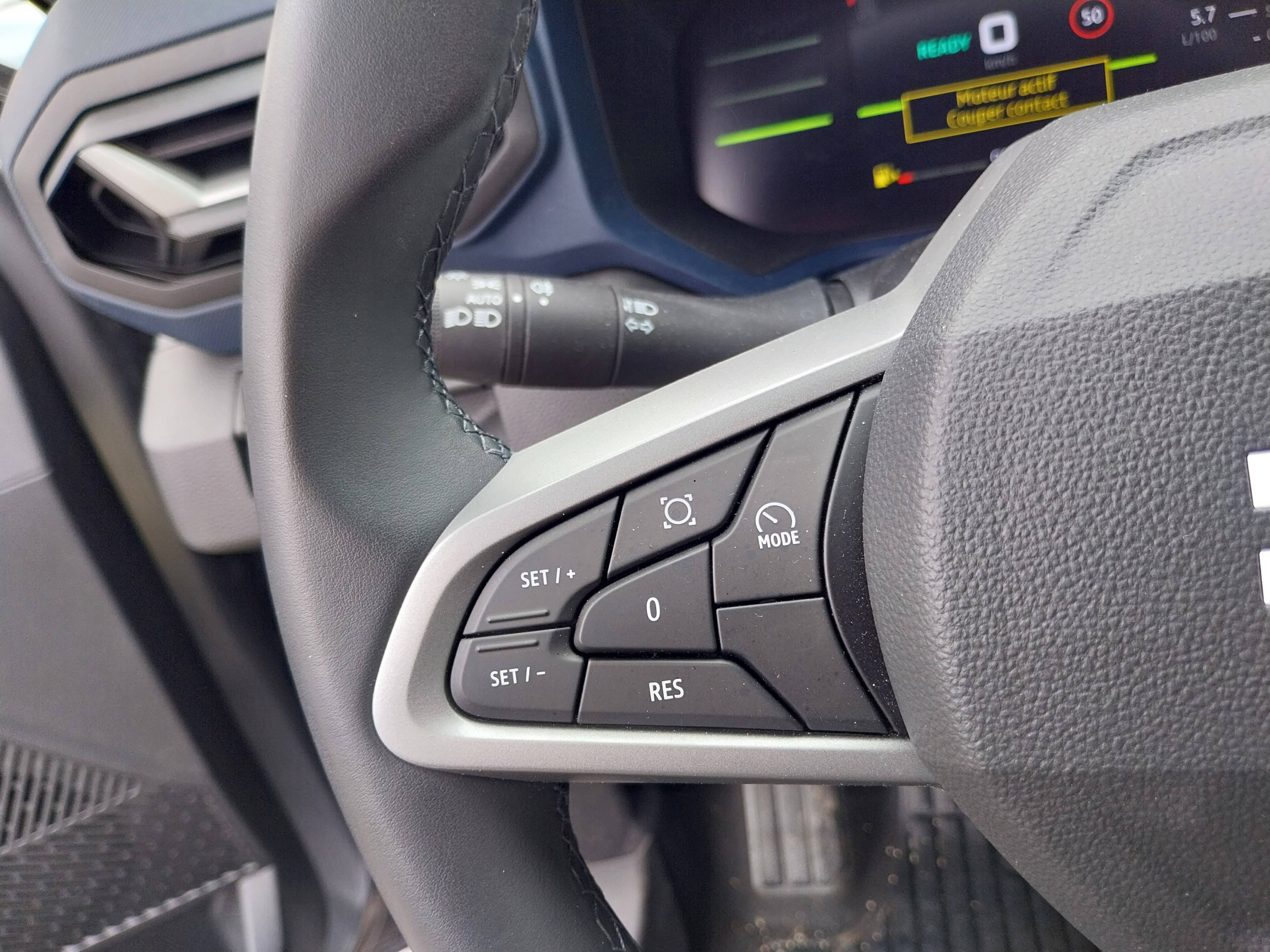 Vente en ligne Dacia Duster  Hybrid 140 au prix de 25 990 €