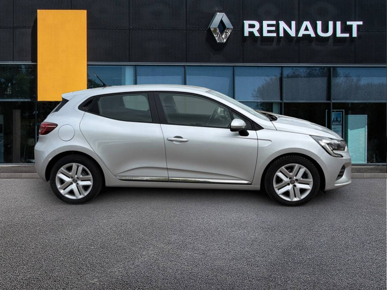 Vente en ligne Renault Clio 5 Clio E-Tech 140 - 21 au prix de 13 490 €