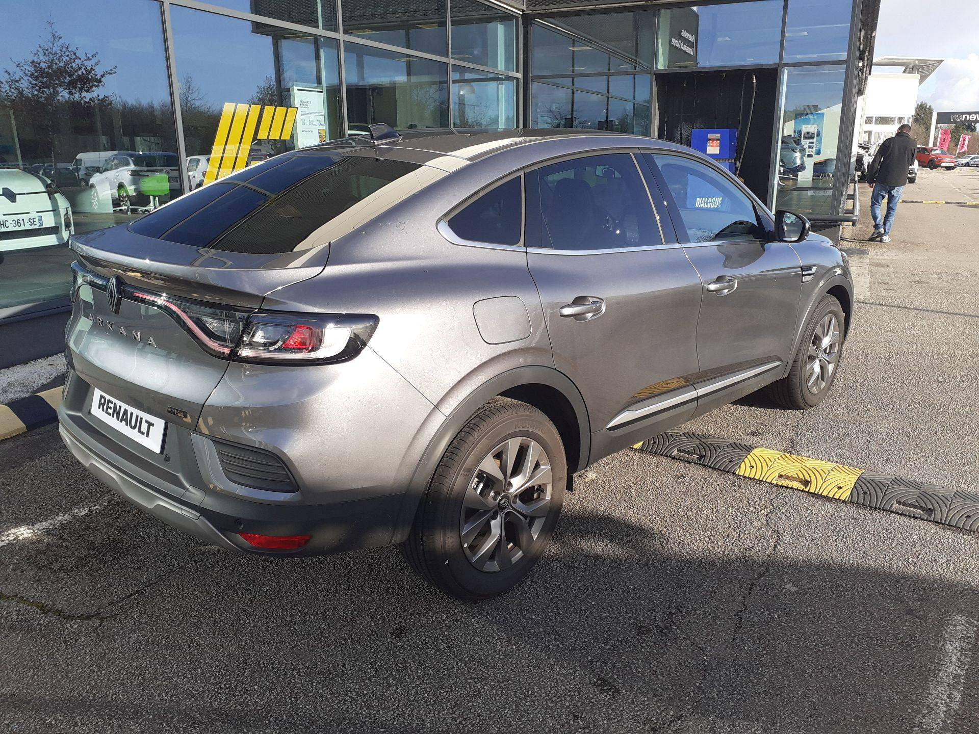 Vente en ligne Renault Arkana  E-Tech full hybrid 145 GSR2 au prix de 31 490 €