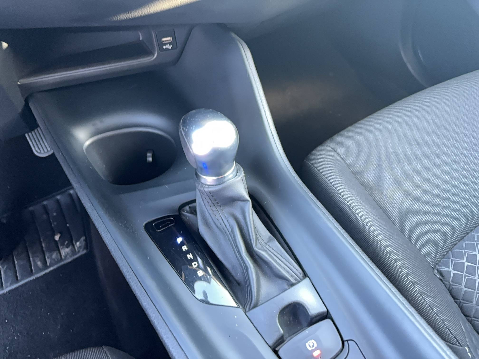 Vente en ligne Toyota C-HR C-HR Hybride 1.8L au prix de 19 990 €