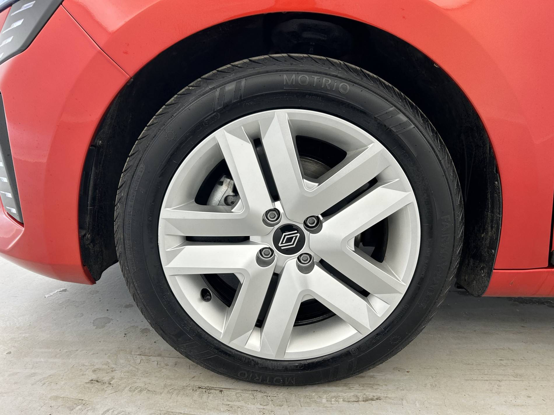 Vente en ligne Renault Clio 5 Clio E-Tech full hybrid 145 ch GSR2 au prix de 19 590 €