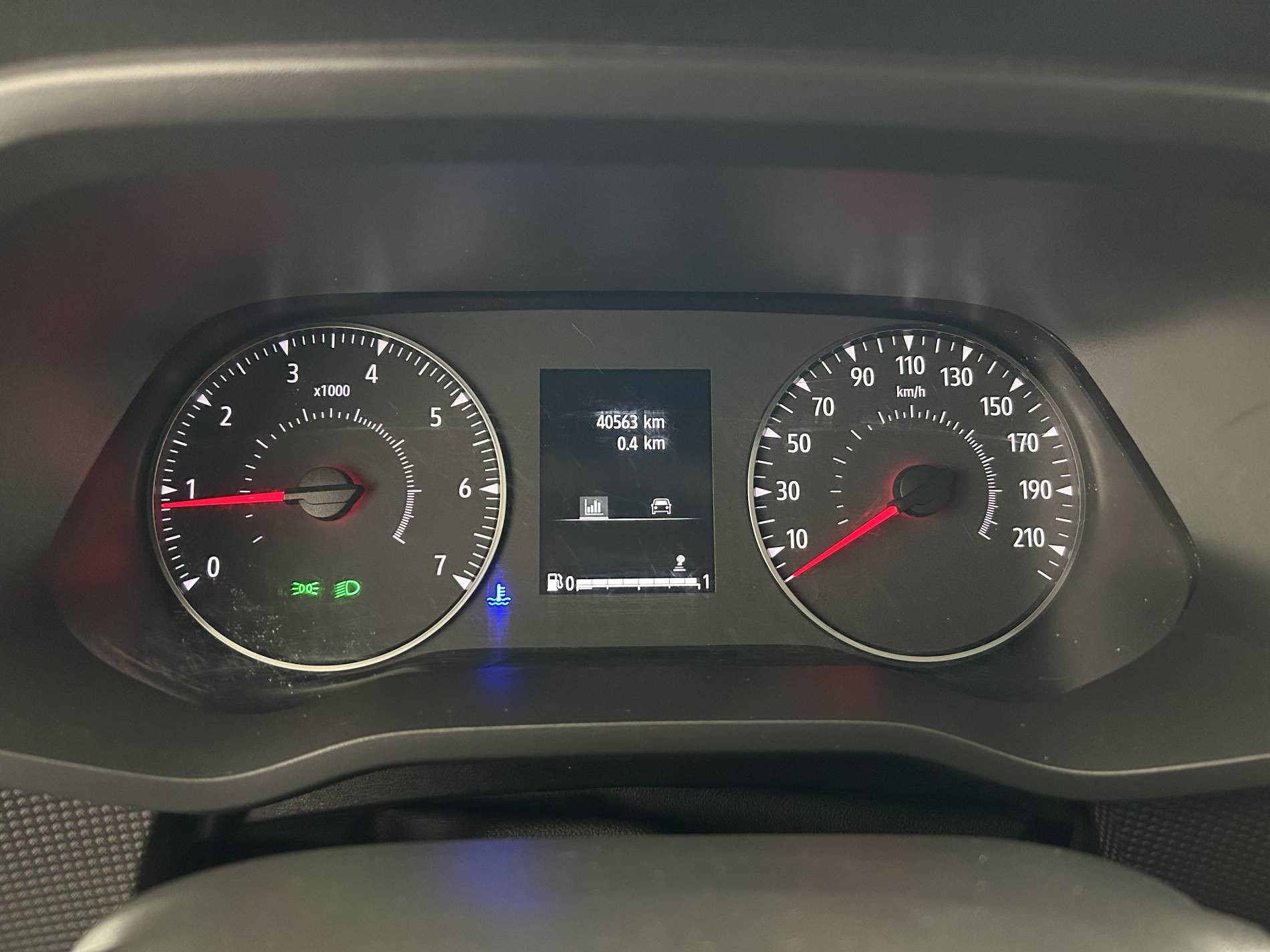 Vente en ligne Renault Trafic 3 Fourgon TRAFIC FG BLUE DCI 130 L1H1 3T GSR2 au prix de 23 999 €