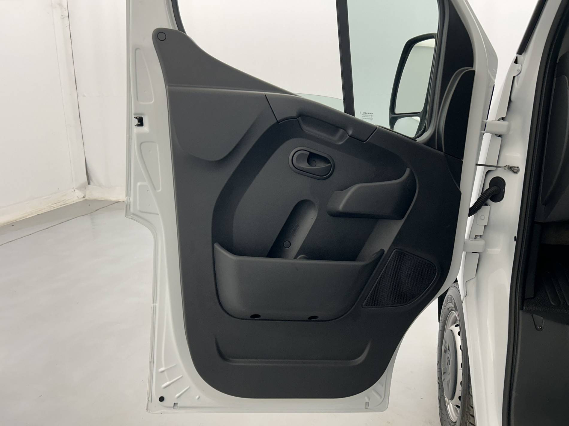 Vente en ligne Renault Master Fourgon MASTER FGN TRAC F3500 L2H2 BLUE DCI 135 au prix de 24 490 €