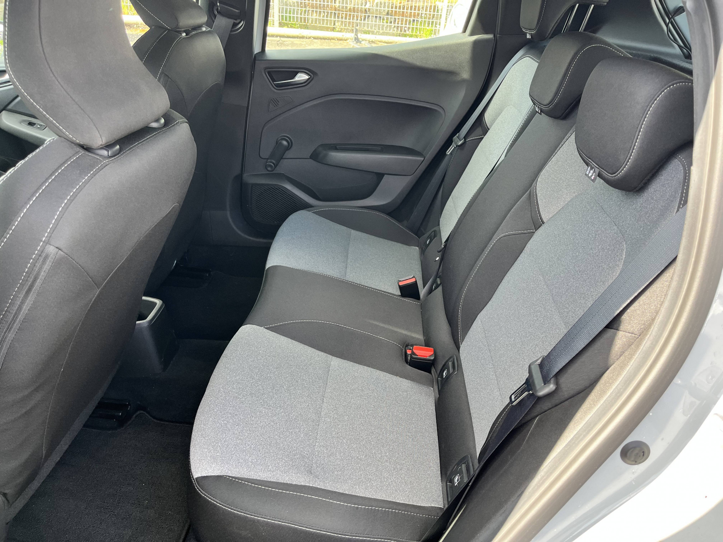 Vente en ligne Renault Clio 5 Clio Blue dCi 100 ch GSR2 au prix de 16 490 €