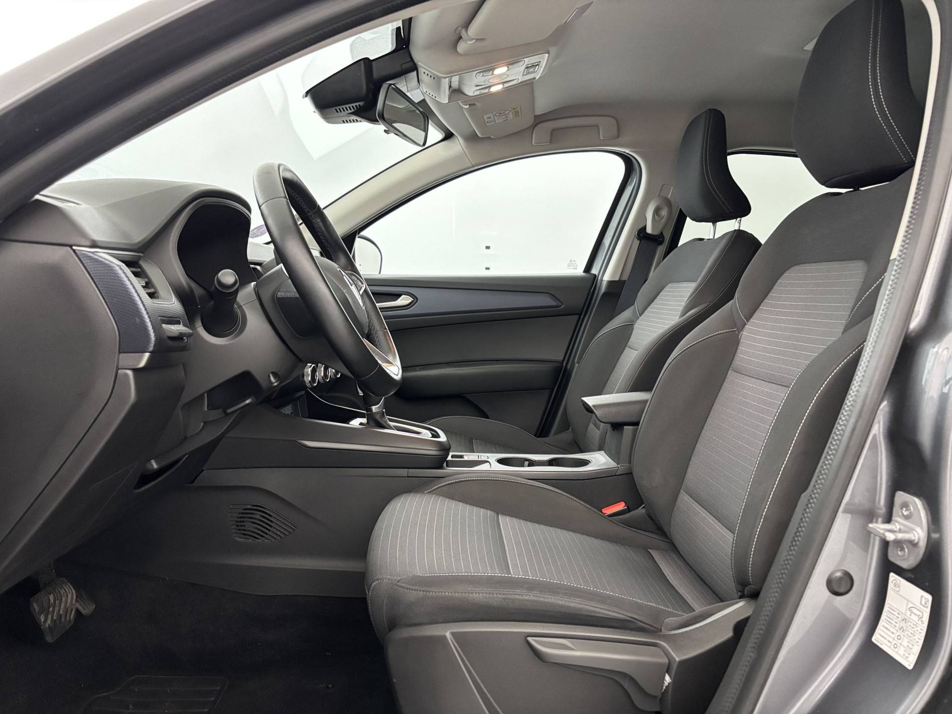Vente en ligne Renault Arkana  E-Tech hybride 145 - 22 au prix de 18 990 €