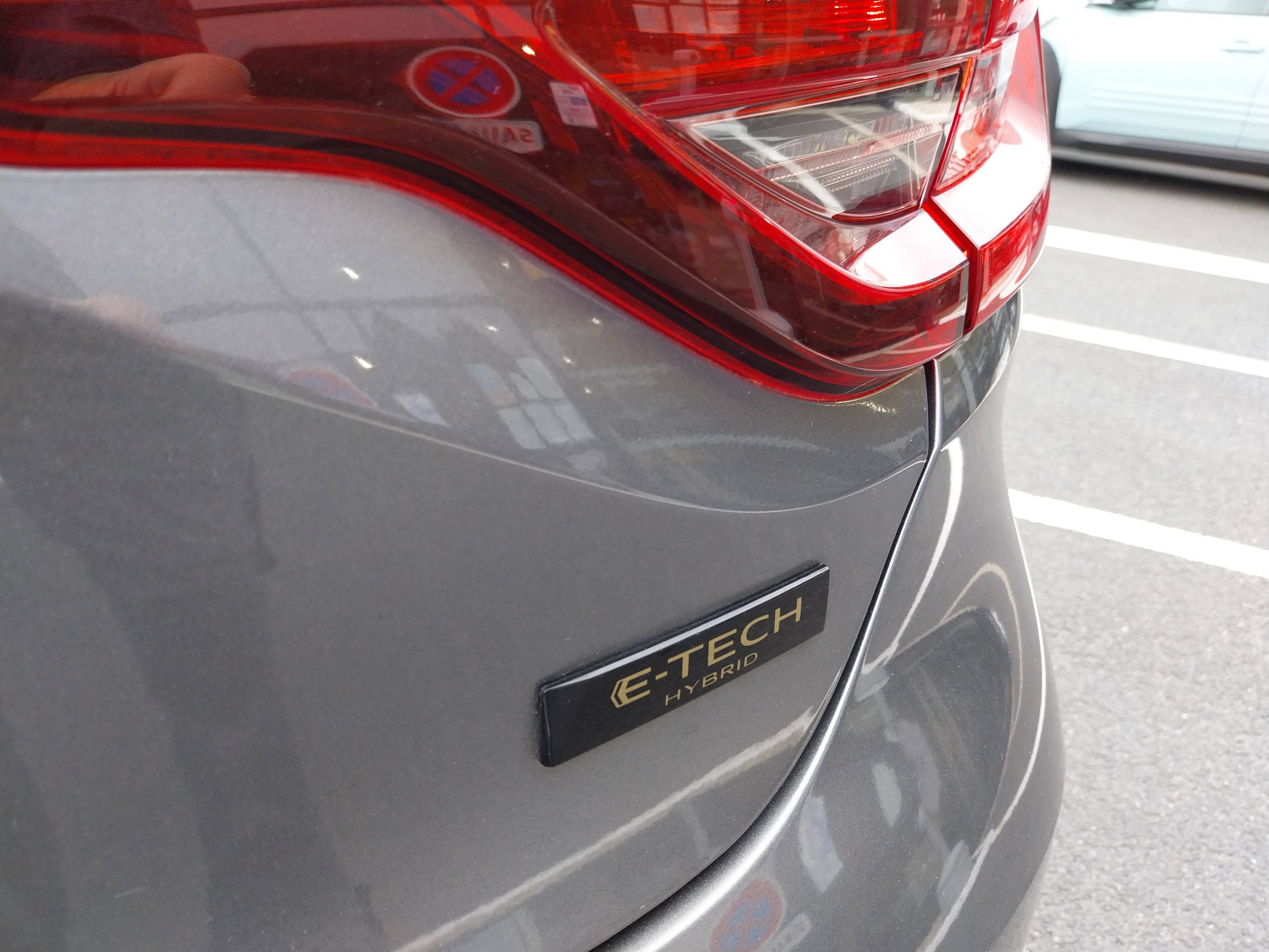 Vente en ligne Renault Clio 5 Clio E-Tech full hybrid 145 au prix de 19 000 €